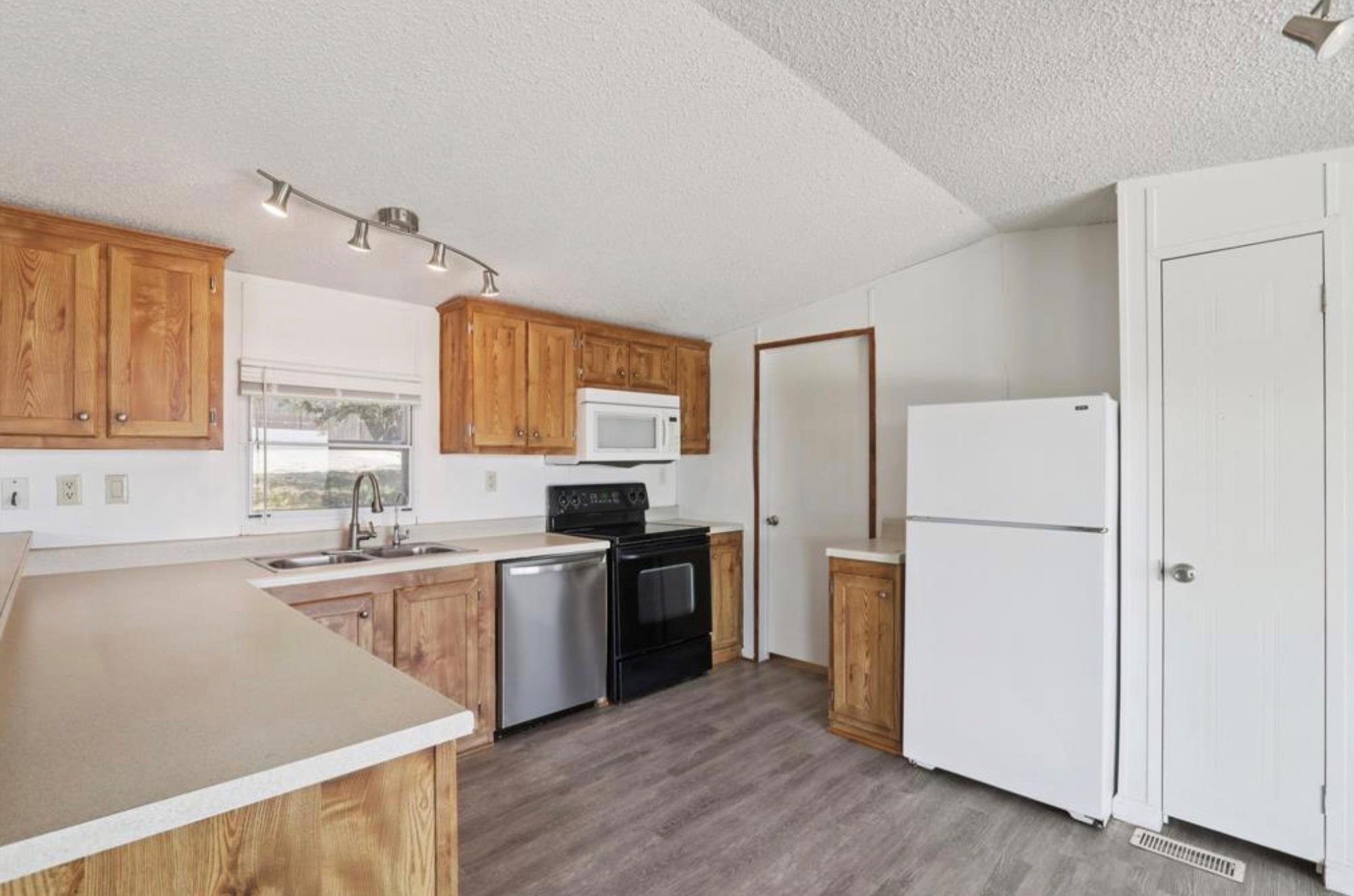 21522 Long Hill Dr, Leander, TX 78641