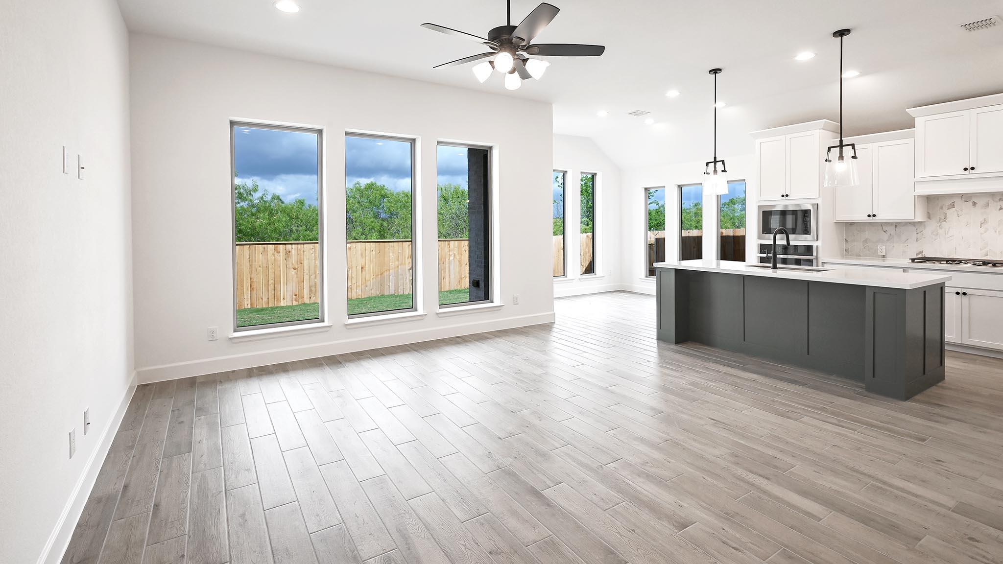 618 Bay Breeze Dr, Kyle, TX 78640