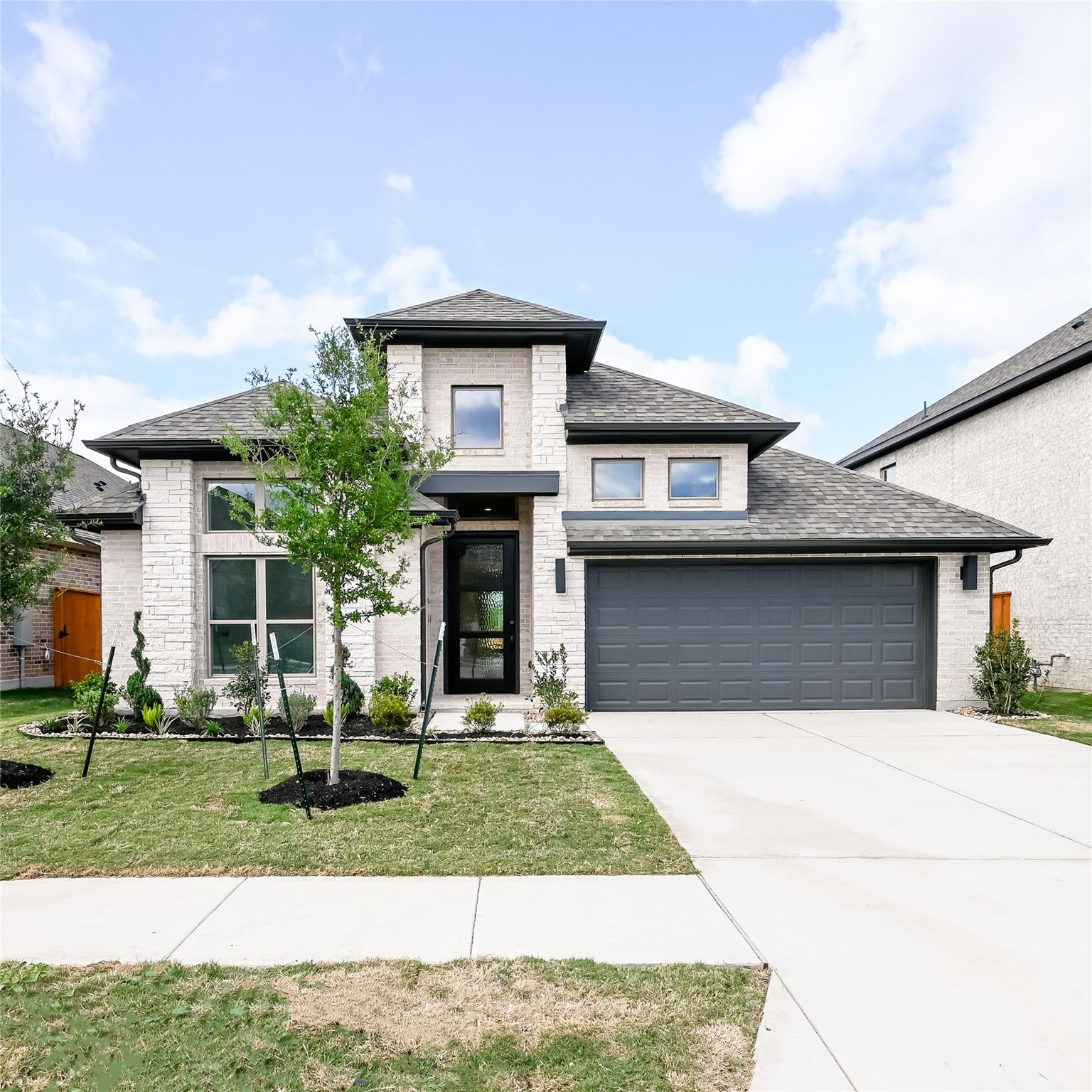 618 Bay Breeze Dr, Kyle, TX 78640