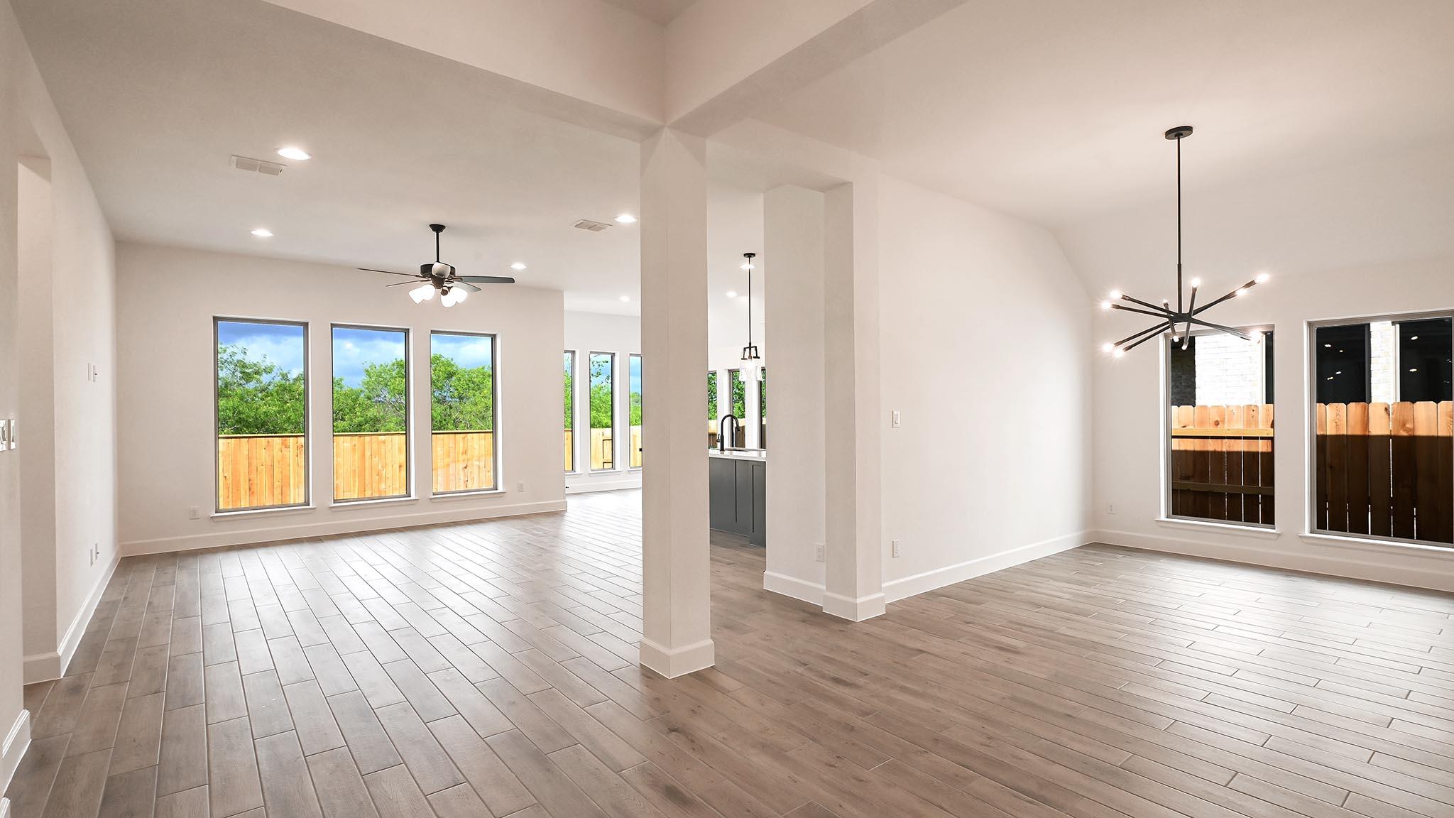 618 Bay Breeze Dr, Kyle, TX 78640