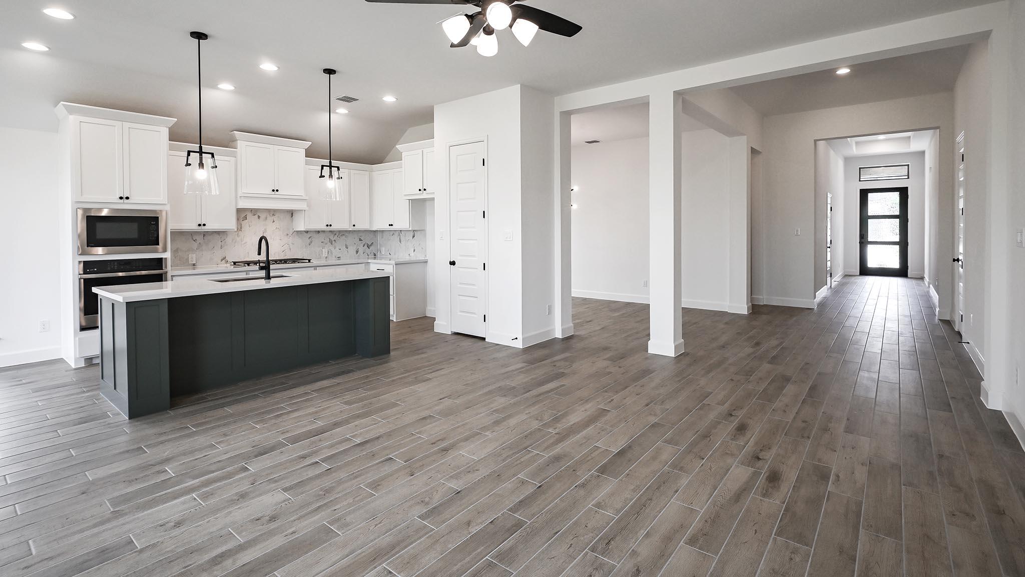 618 Bay Breeze Dr, Kyle, TX 78640