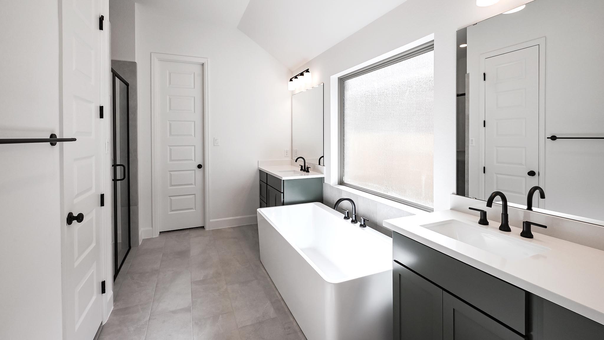 618 Bay Breeze Dr, Kyle, TX 78640