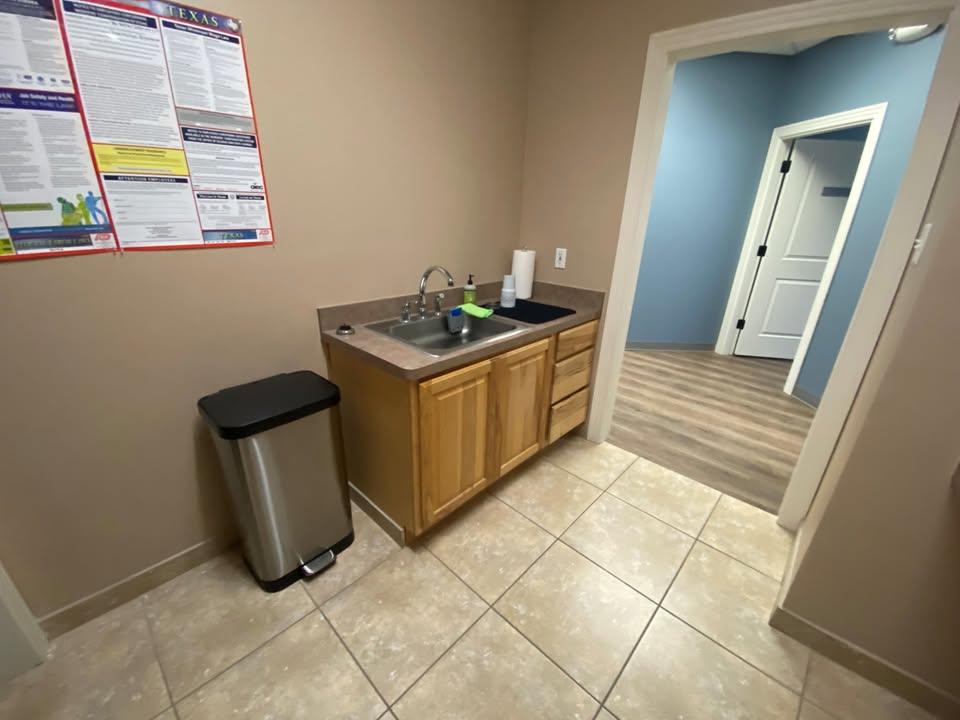 557 S IH 35 # 101B, Georgetown, TX 78628