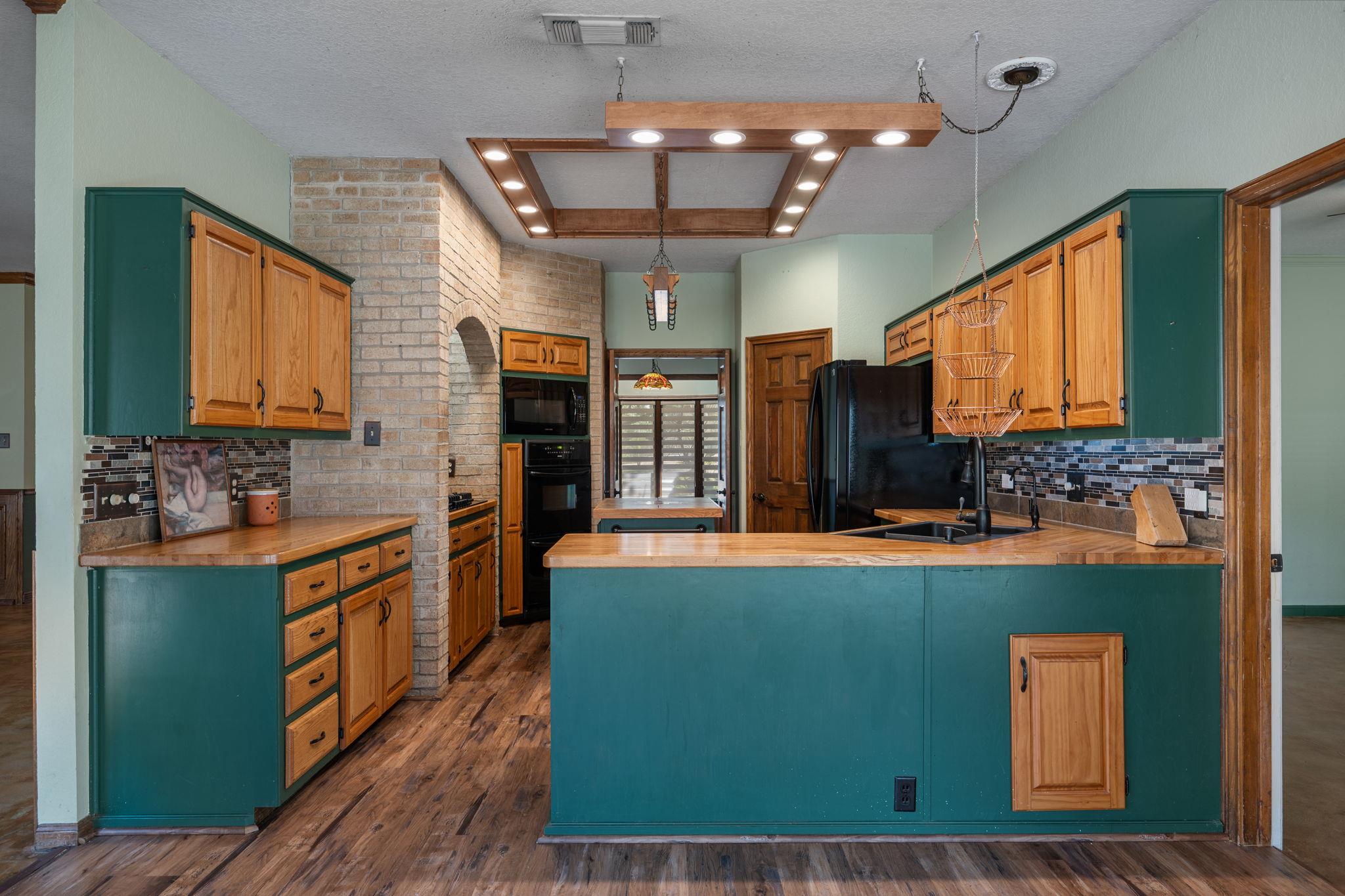 10202 La Costa Dr, Austin, TX 78747