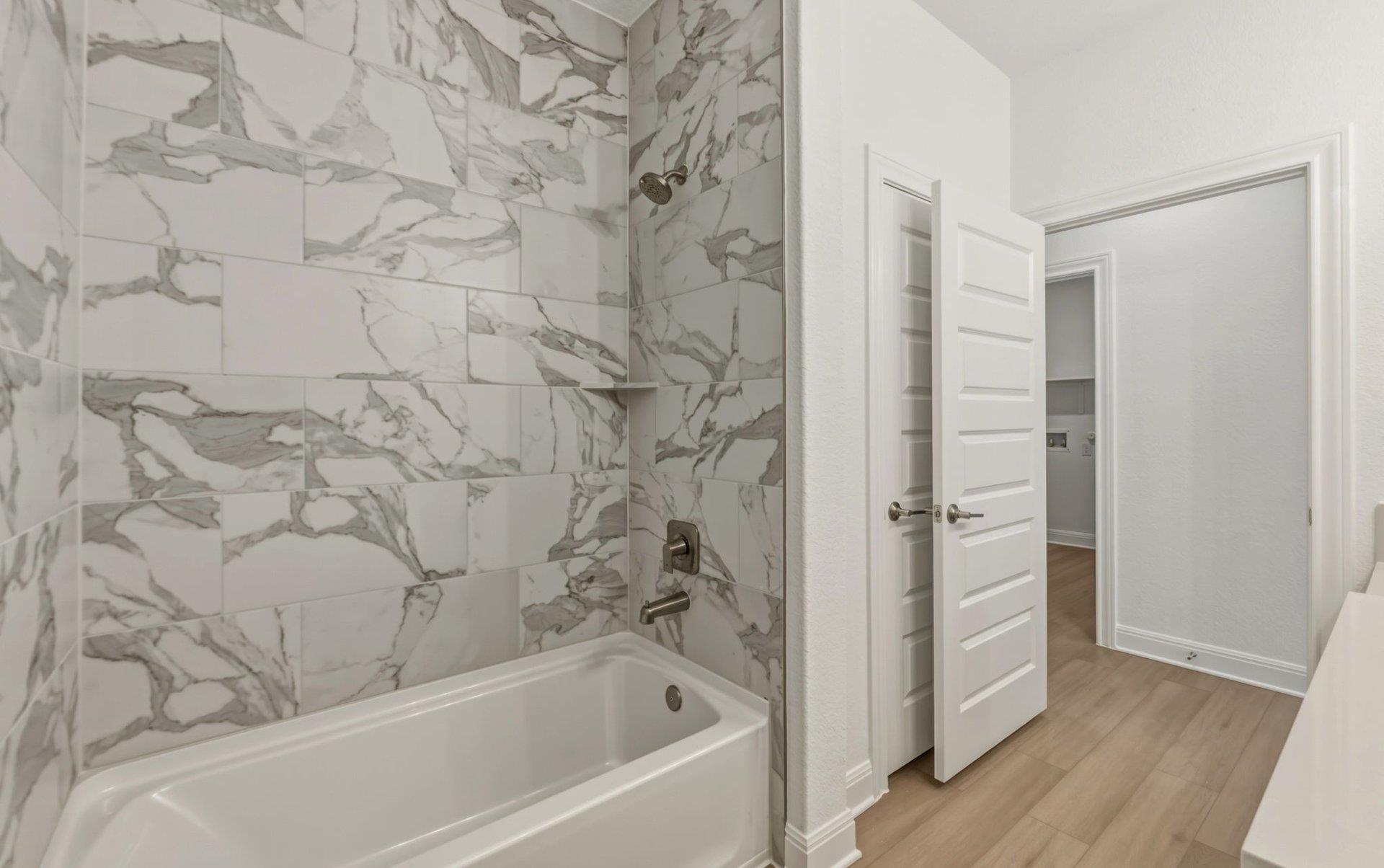 6900 Cliff Rose Dr, Spicewood, TX 78669