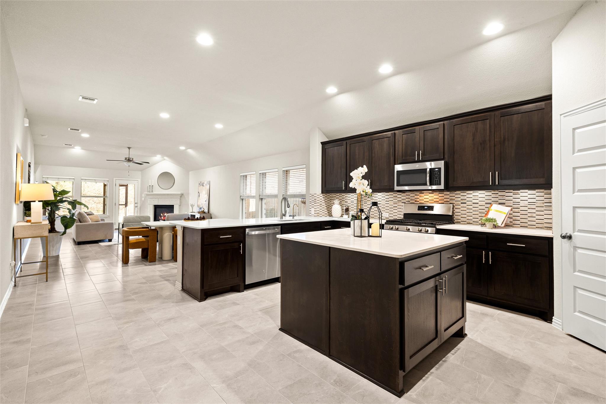 12617 Iron Bridge Dr, Manchaca, TX 78652