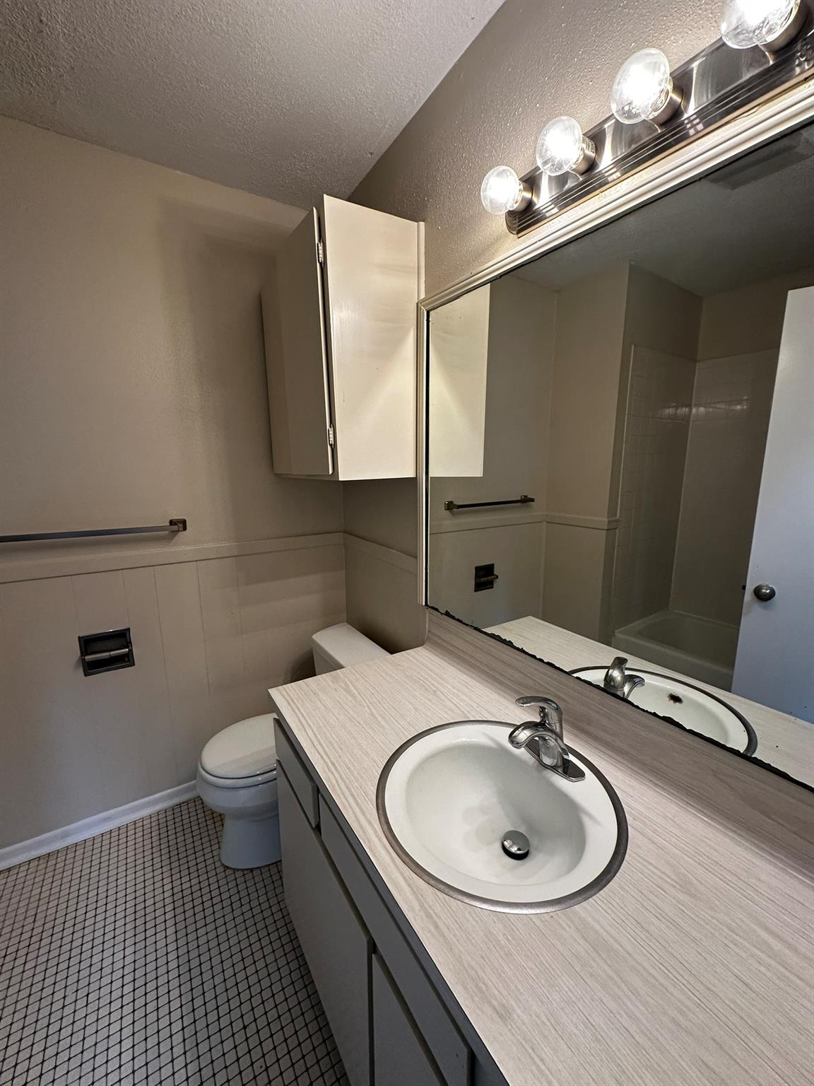 5802 Emerald Forest Dr # B, Austin, TX 78745