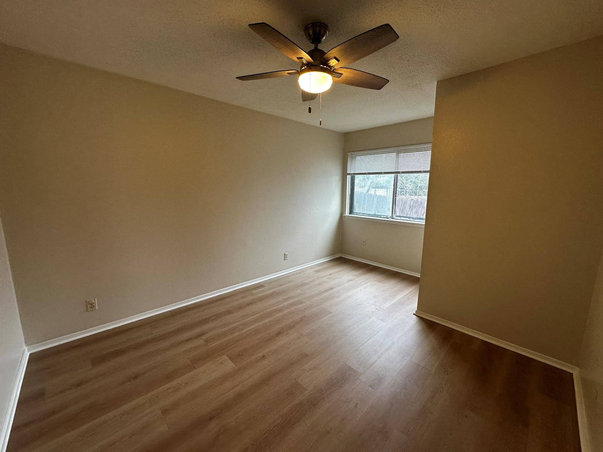 5802 Emerald Forest Dr # B, Austin, TX 78745