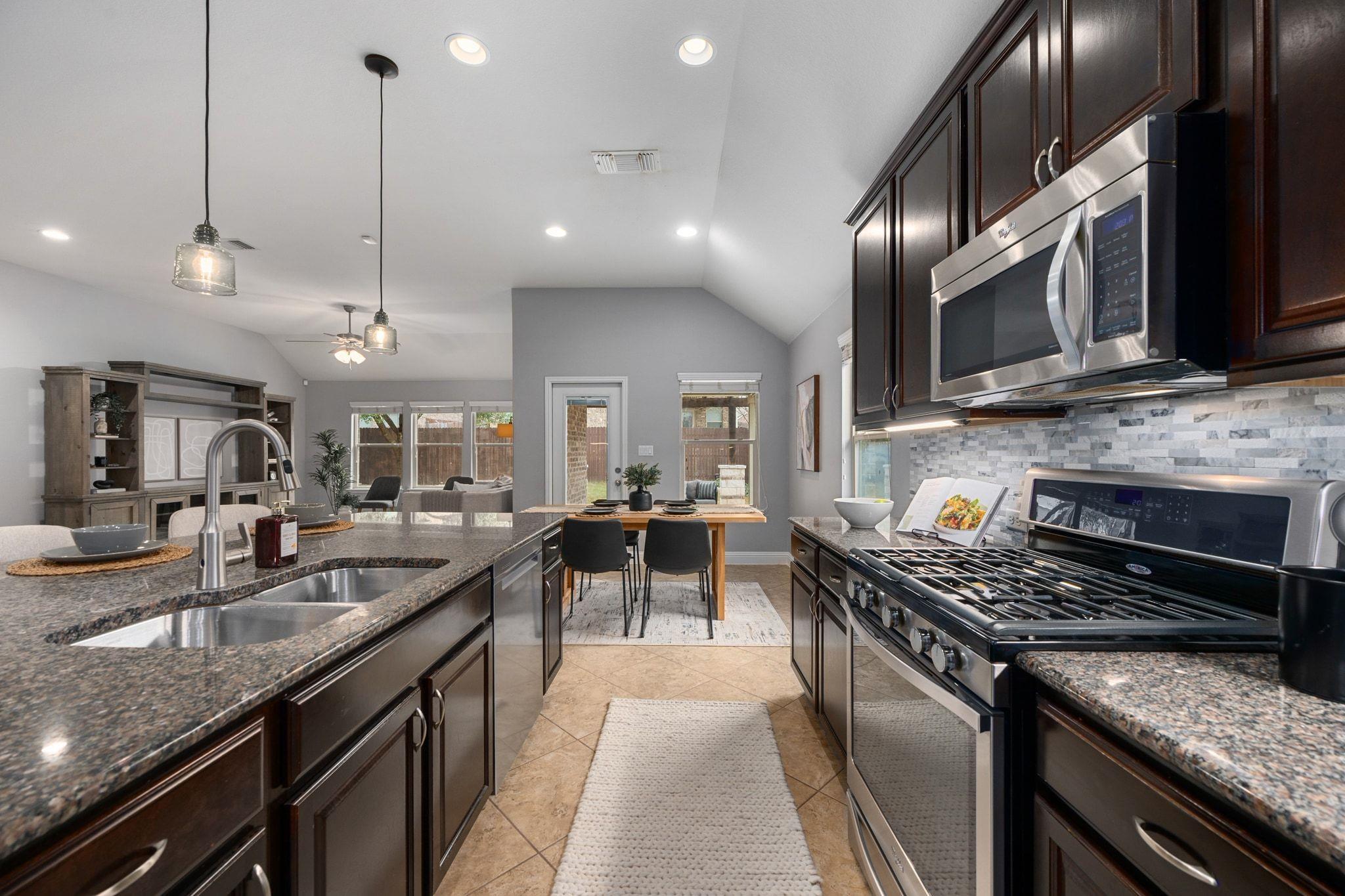 2041 Elaina Loop, Leander, TX 78641