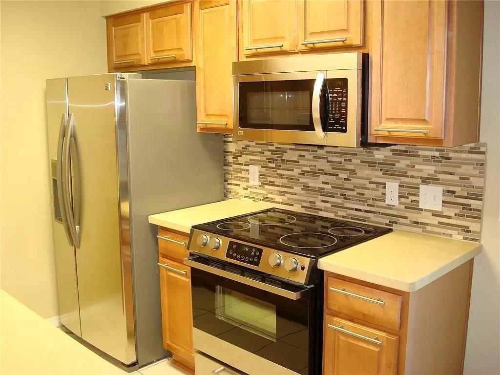 106 E 30th St # 304, Austin, TX 78705