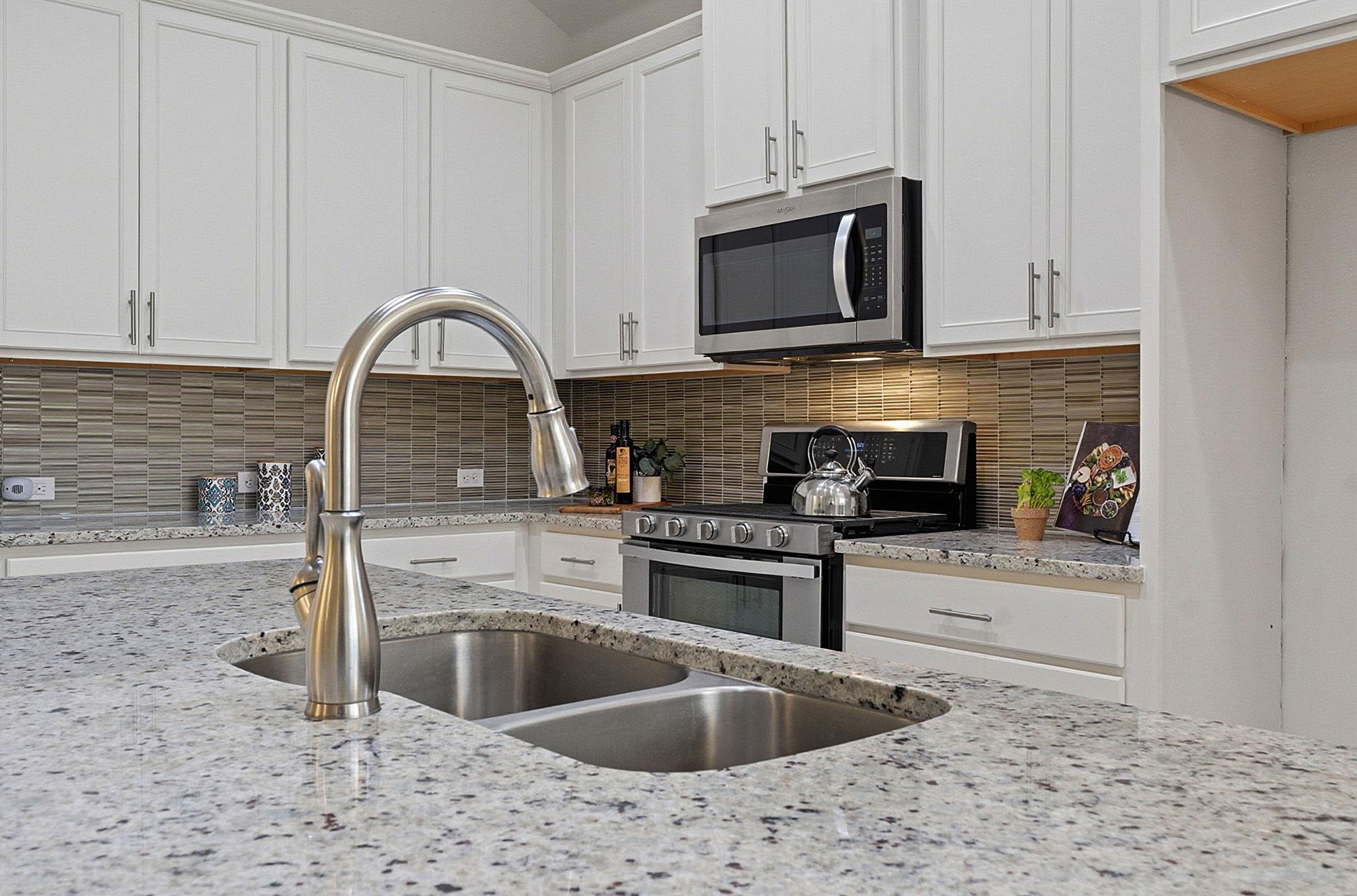 132 Gliding Willow St, San Marcos, TX 78666