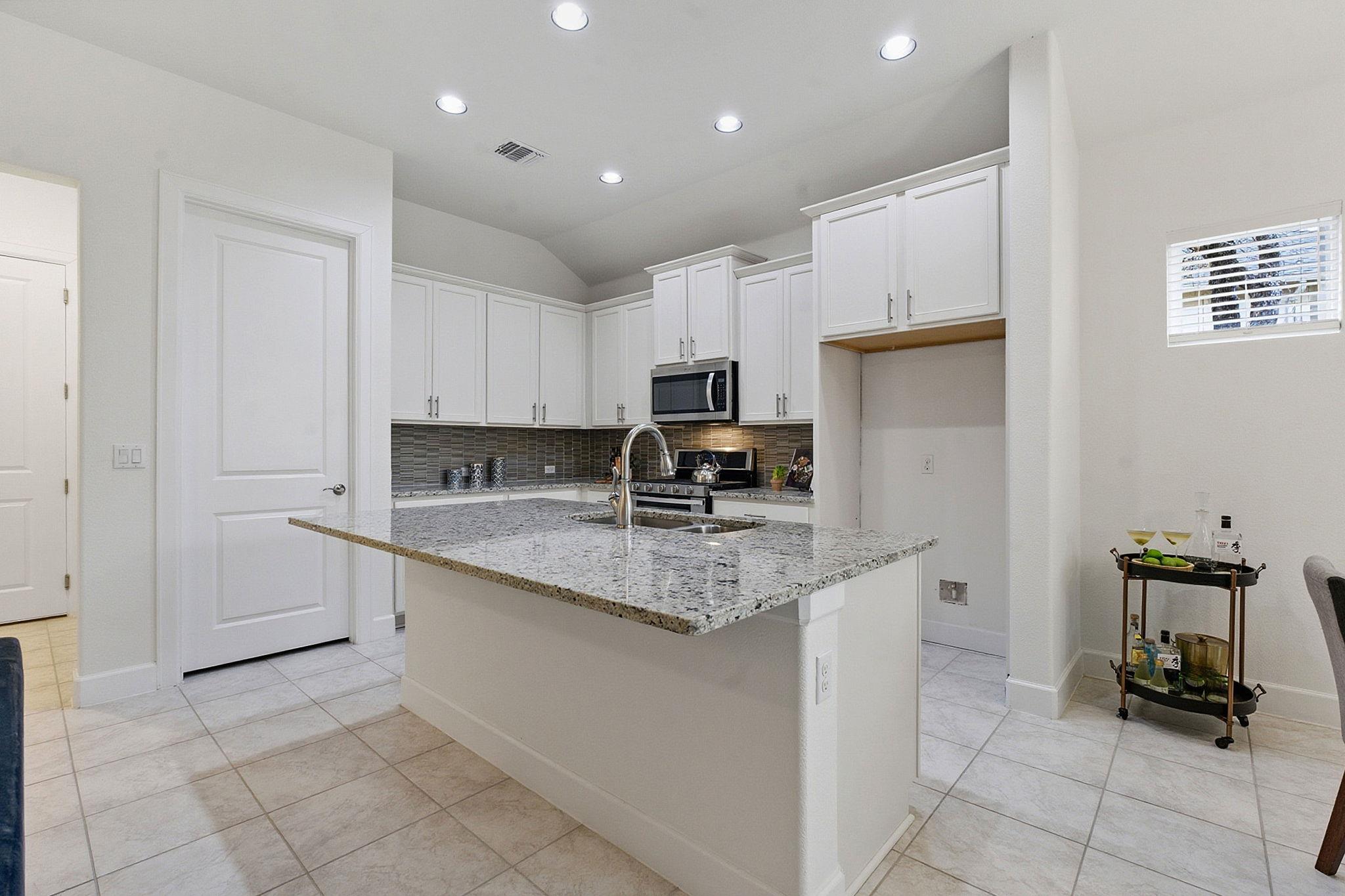 132 Gliding Willow St, San Marcos, TX 78666