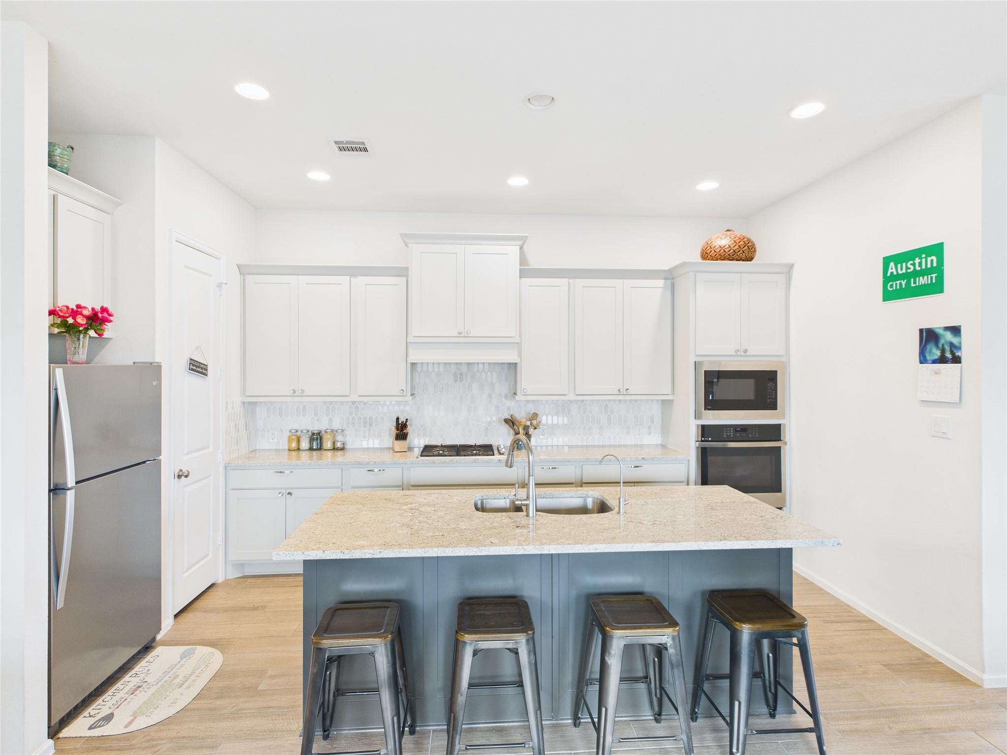 906 Blue Oak Blvd, San Marcos, TX 78666