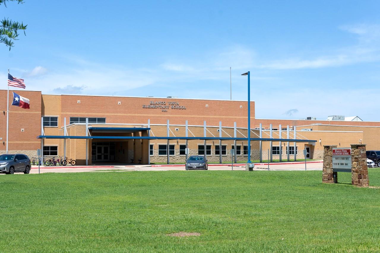 906 Blue Oak Blvd, San Marcos, TX 78666