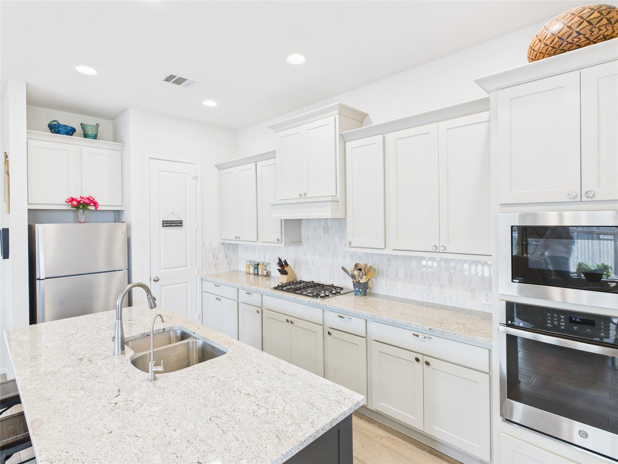 906 Blue Oak Blvd, San Marcos, TX 78666