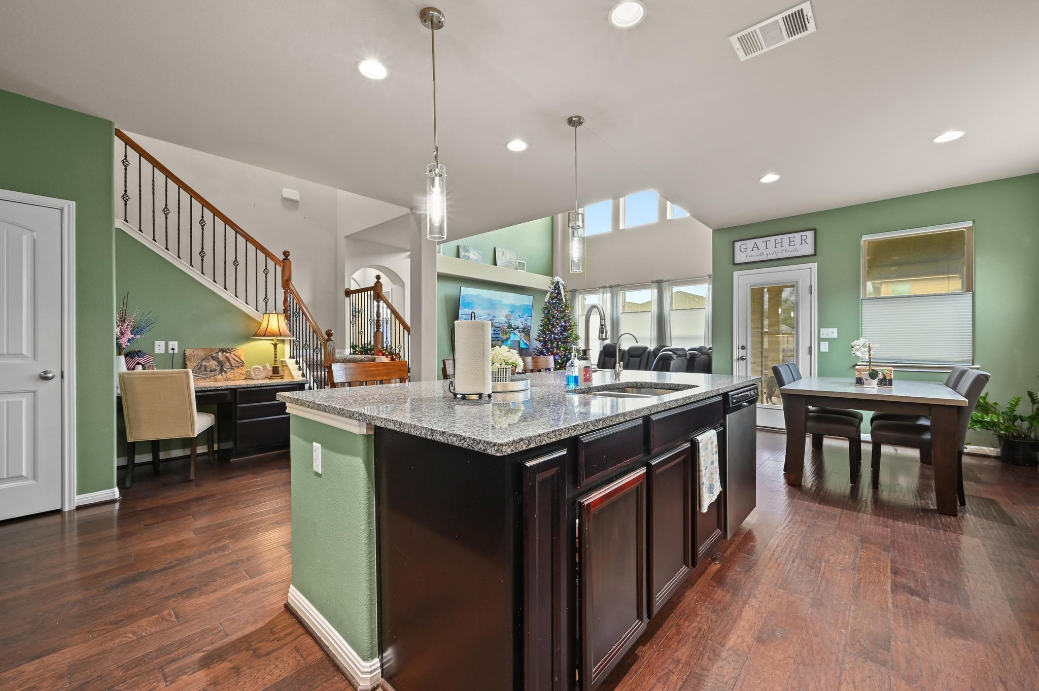 154 Pettigrew Path, Buda, TX 78610