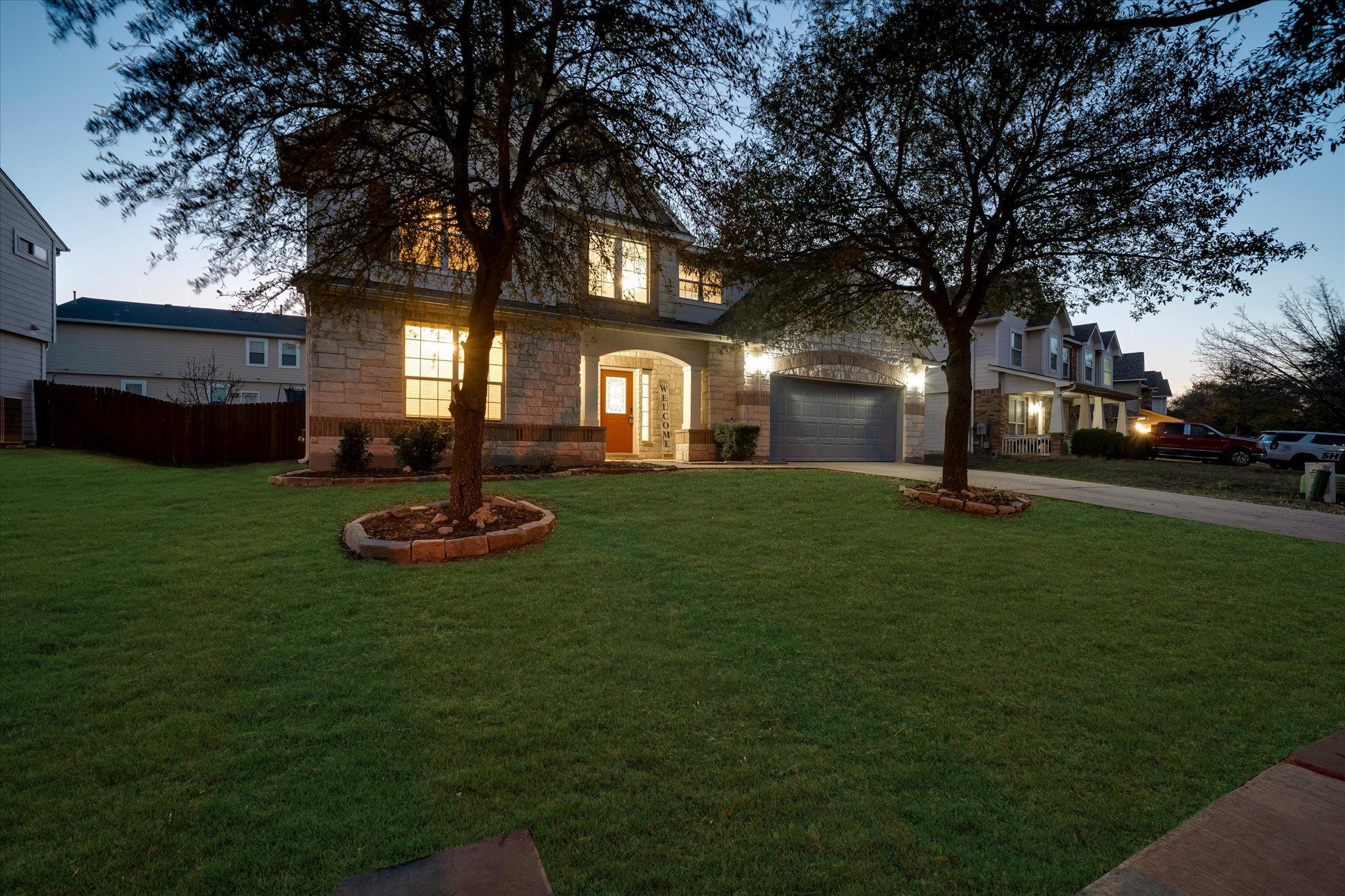 185 Hometown Pkwy, Kyle, TX 78640