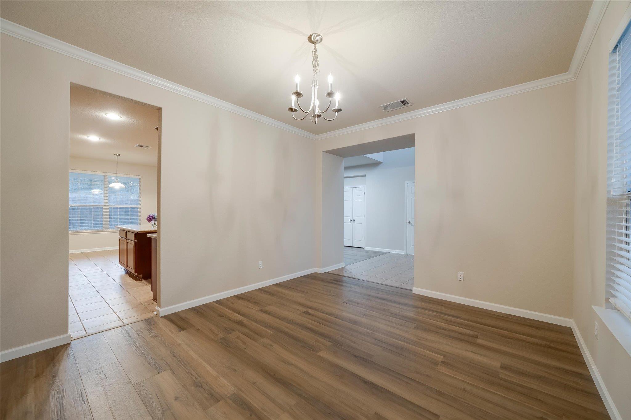 185 Hometown Pkwy, Kyle, TX 78640