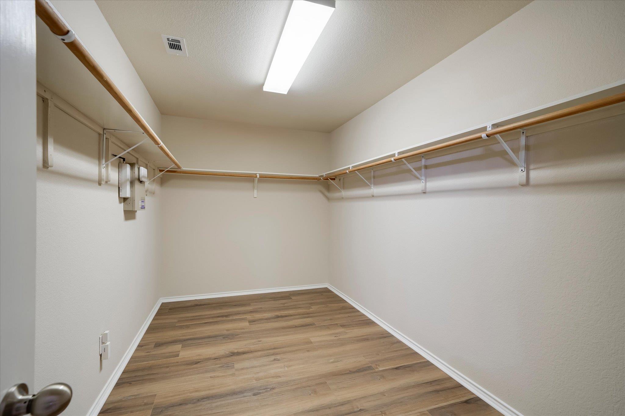 185 Hometown Pkwy, Kyle, TX 78640