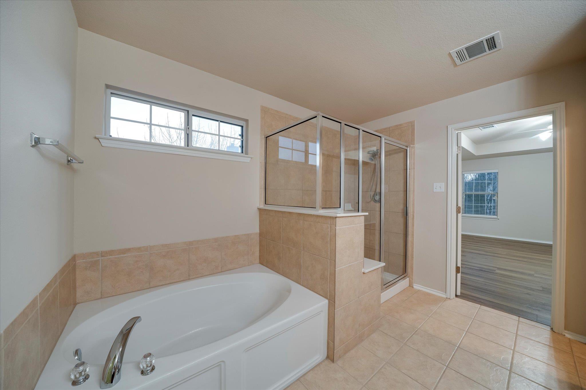 185 Hometown Pkwy, Kyle, TX 78640