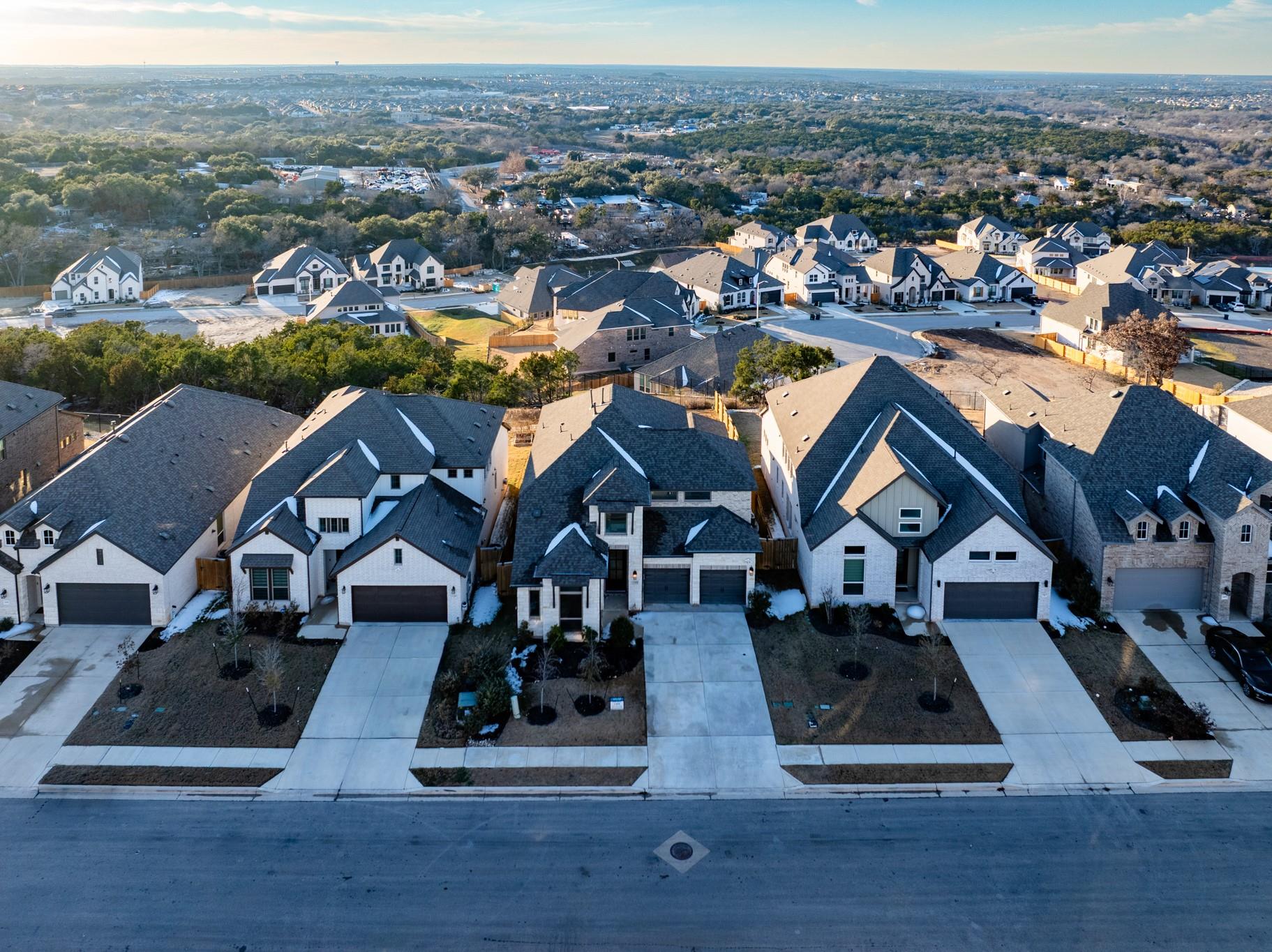 1345 Golden Celebration Bnd, Leander, TX 78641