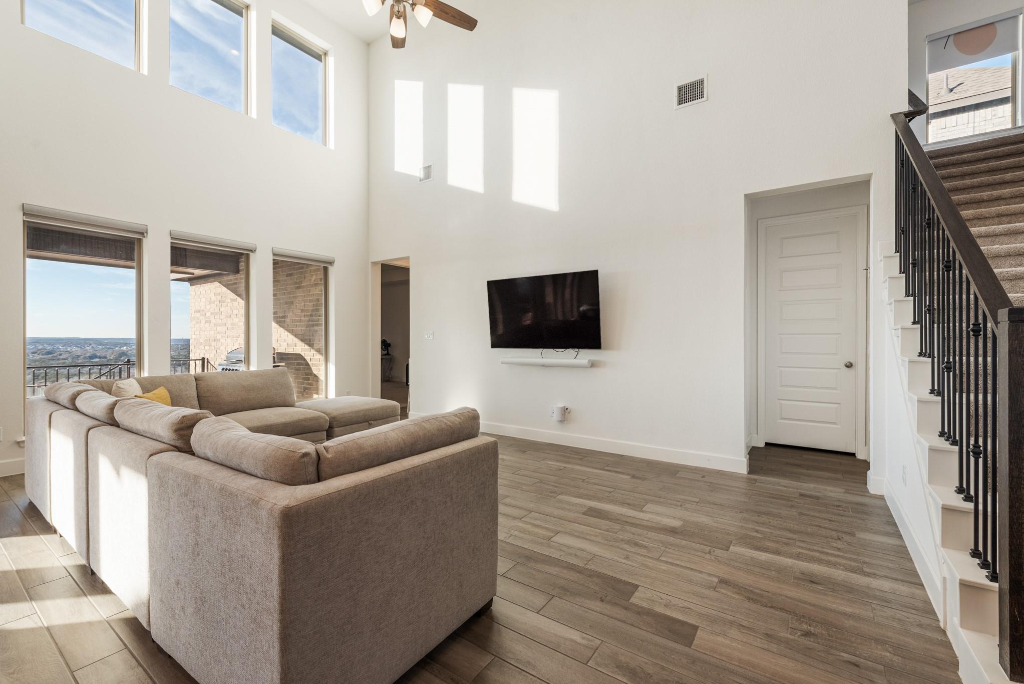 1345 Golden Celebration Bnd, Leander, TX 78641