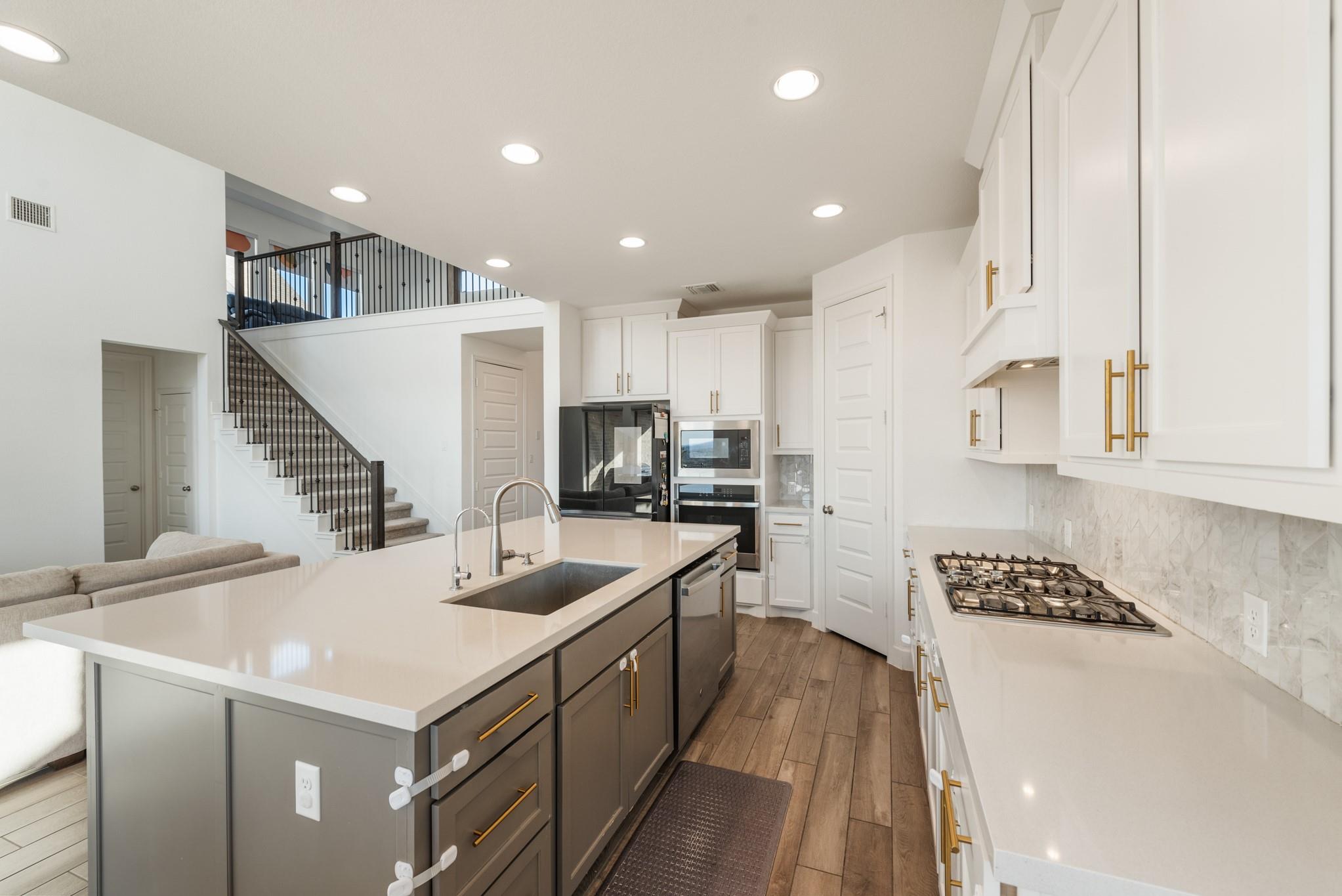 1345 Golden Celebration Bnd, Leander, TX 78641