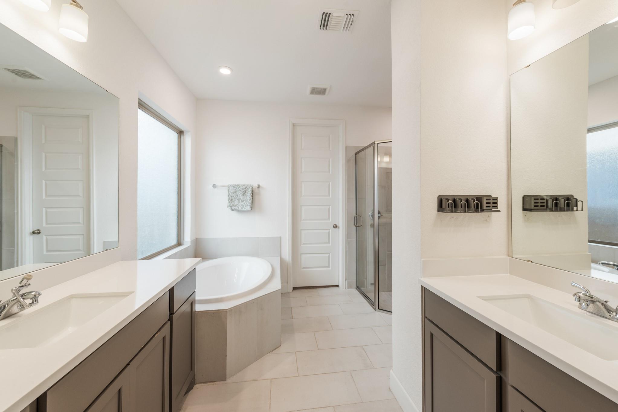 1345 Golden Celebration Bnd, Leander, TX 78641