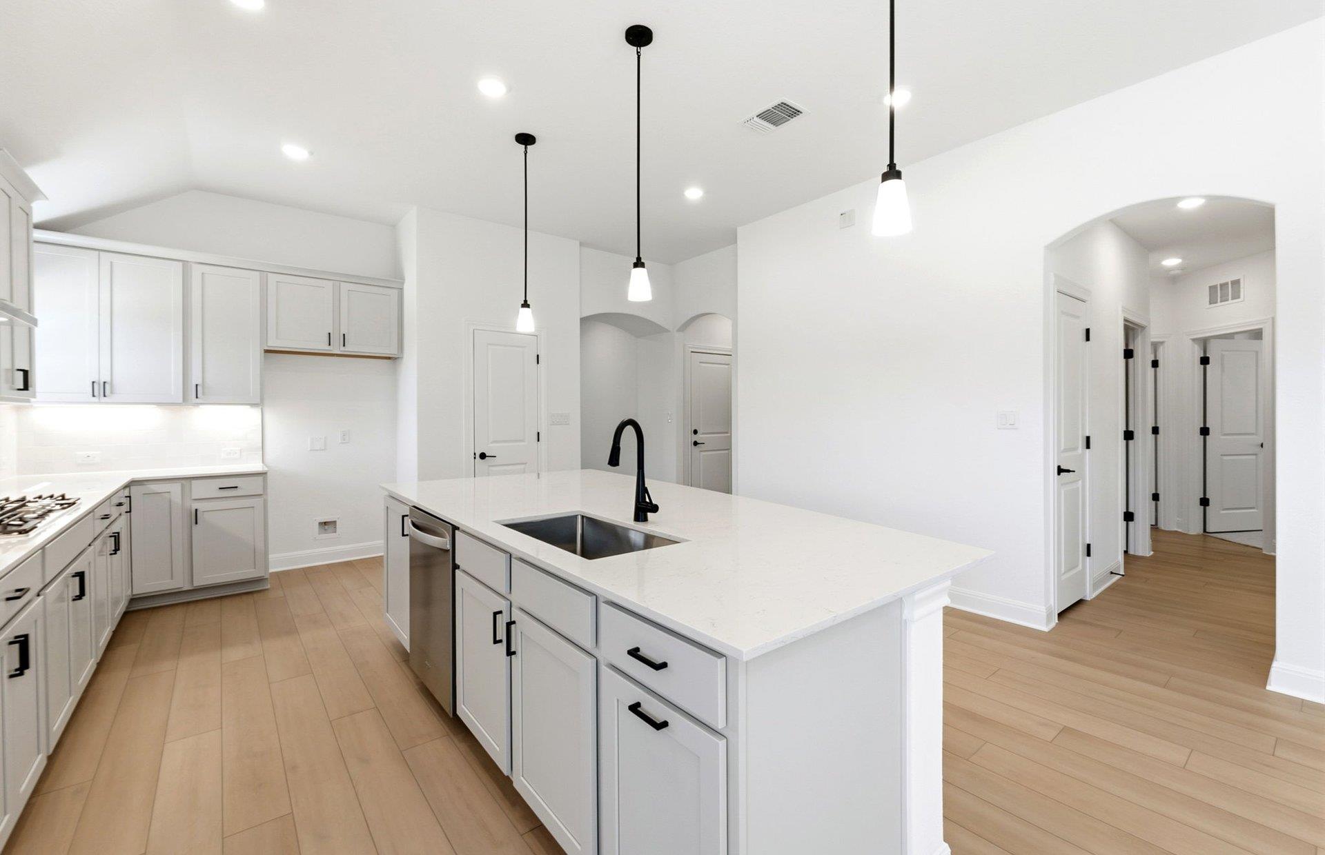 7009 Cliff Rose Dr, Spicewood, TX 78669