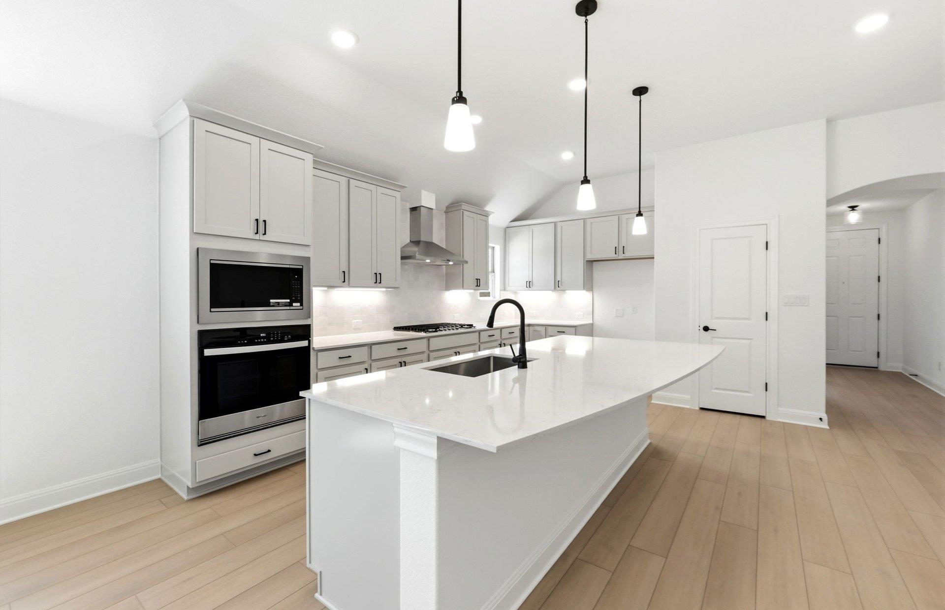 7009 Cliff Rose Dr, Spicewood, TX 78669