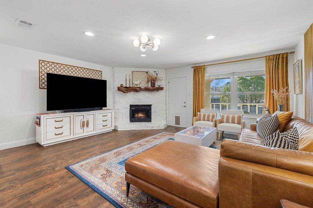 8406 Hornet Dr, Austin, TX 78749