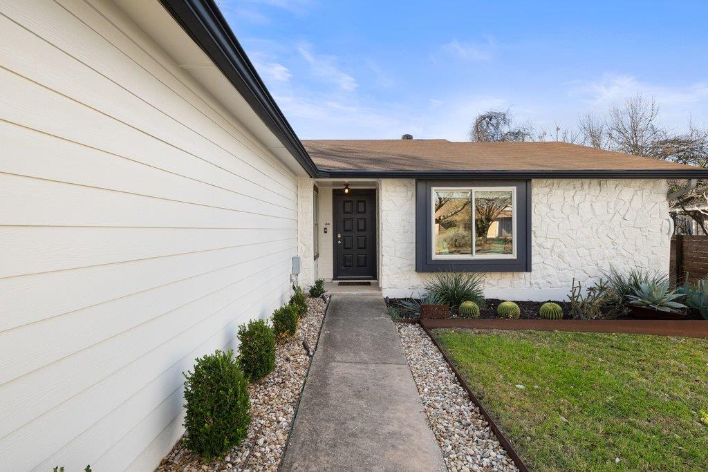 8406 Hornet Dr, Austin, TX 78749