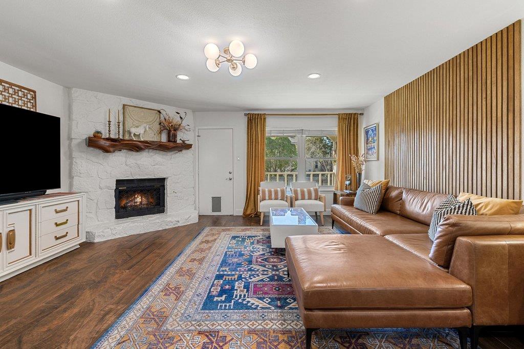 8406 Hornet Dr, Austin, TX 78749