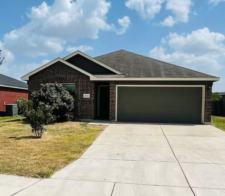 1610 Windridge Dr, Lockhart, TX 78644