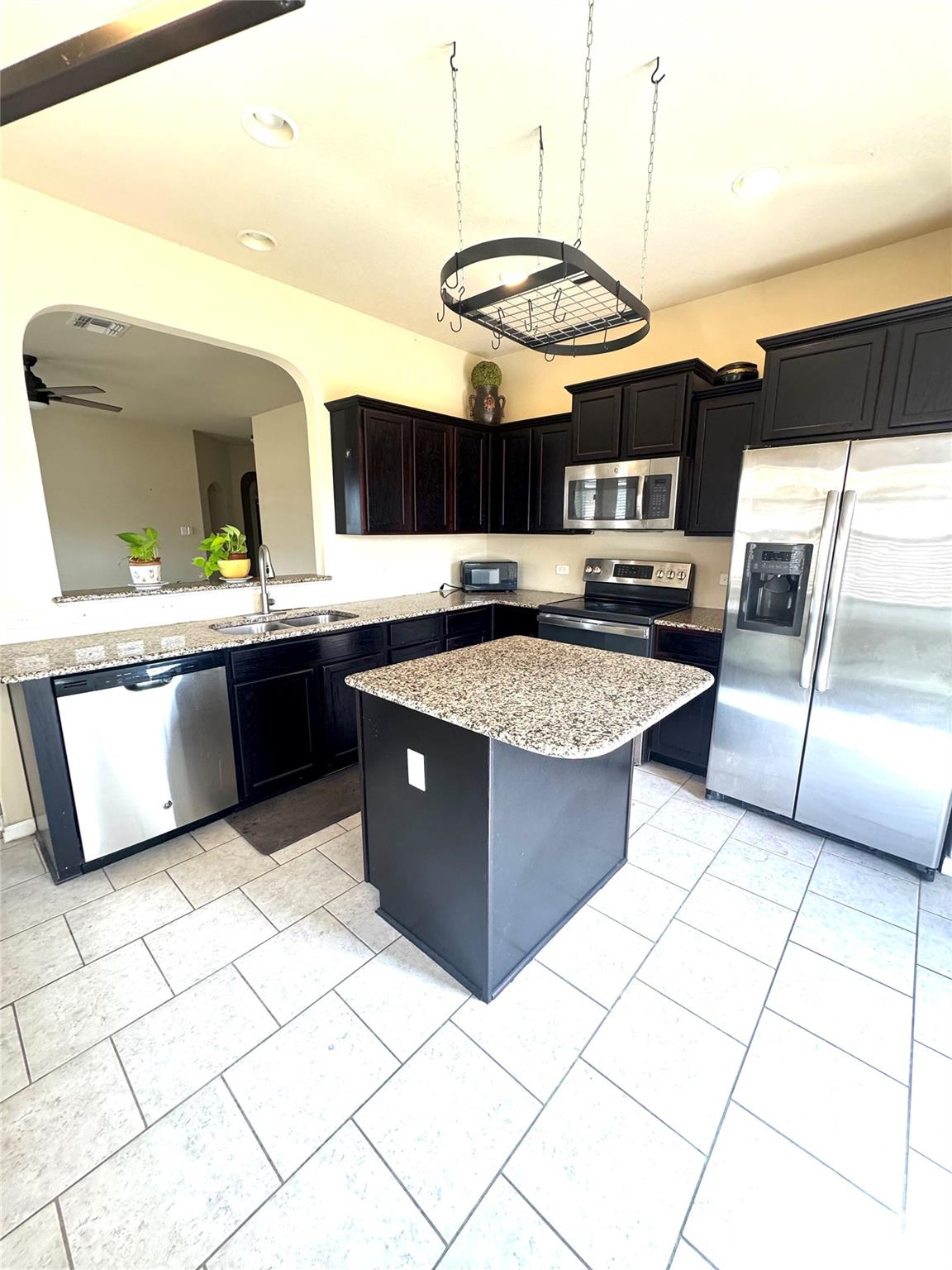 1610 Windridge Dr, Lockhart, TX 78644