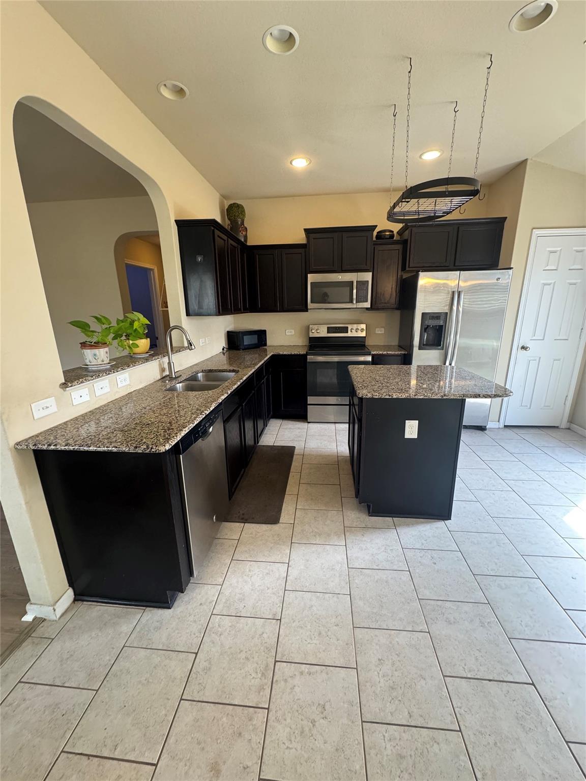 1610 Windridge Dr, Lockhart, TX 78644