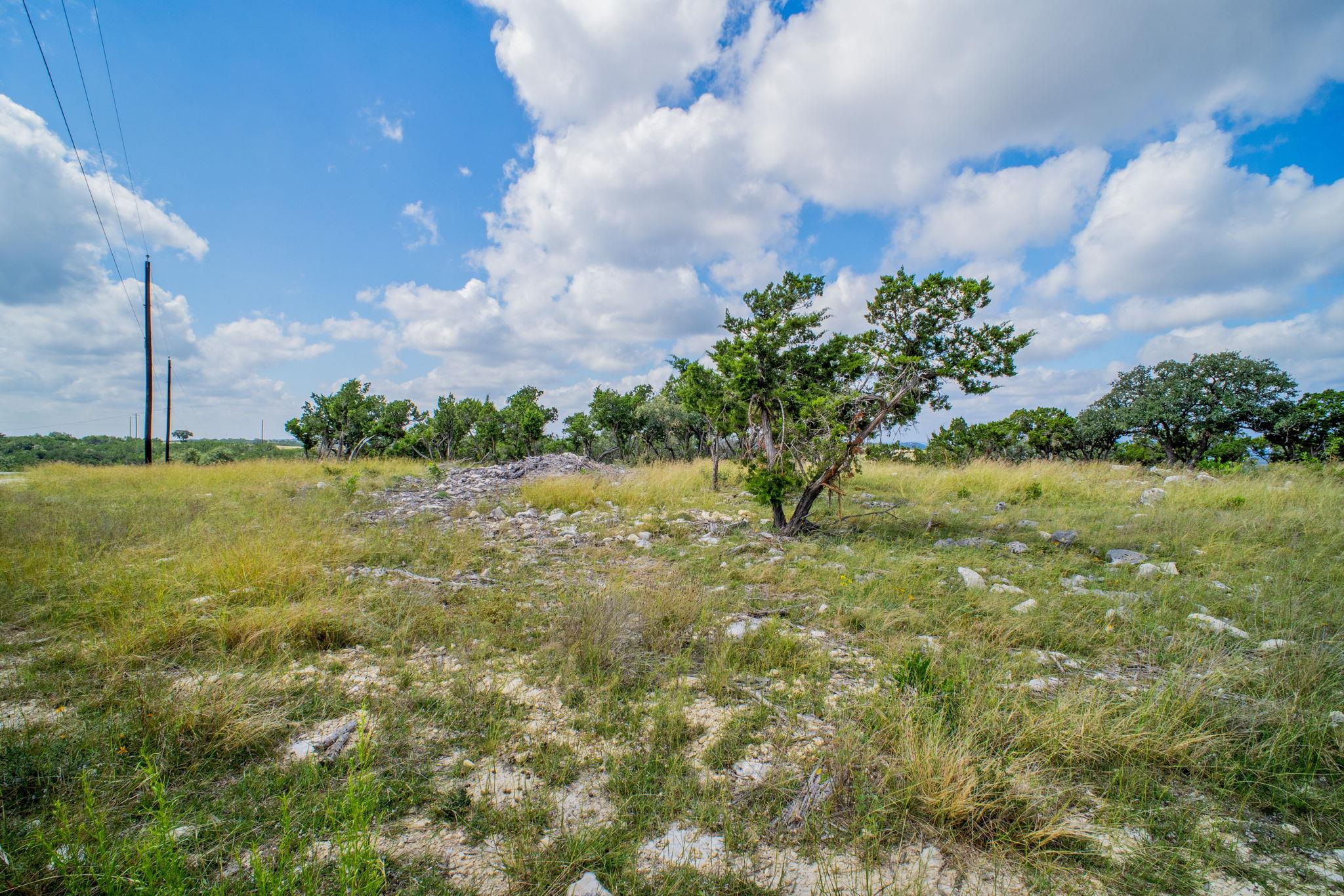 88 Oryx Trl, Pipe Creek, TX 78063