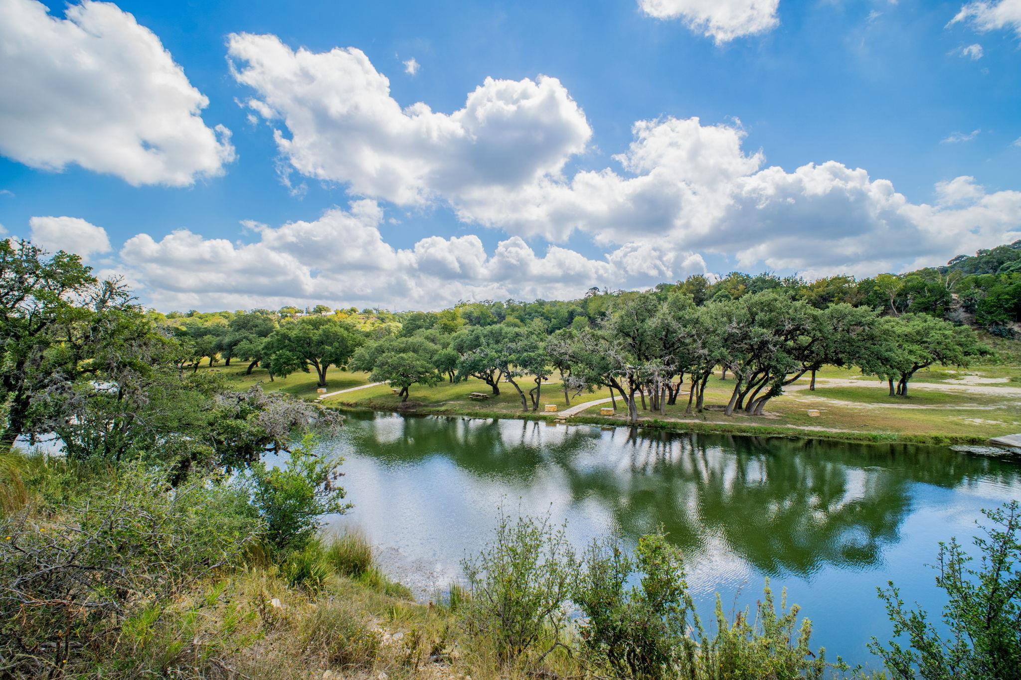 88 Oryx Trl, Pipe Creek, TX 78063