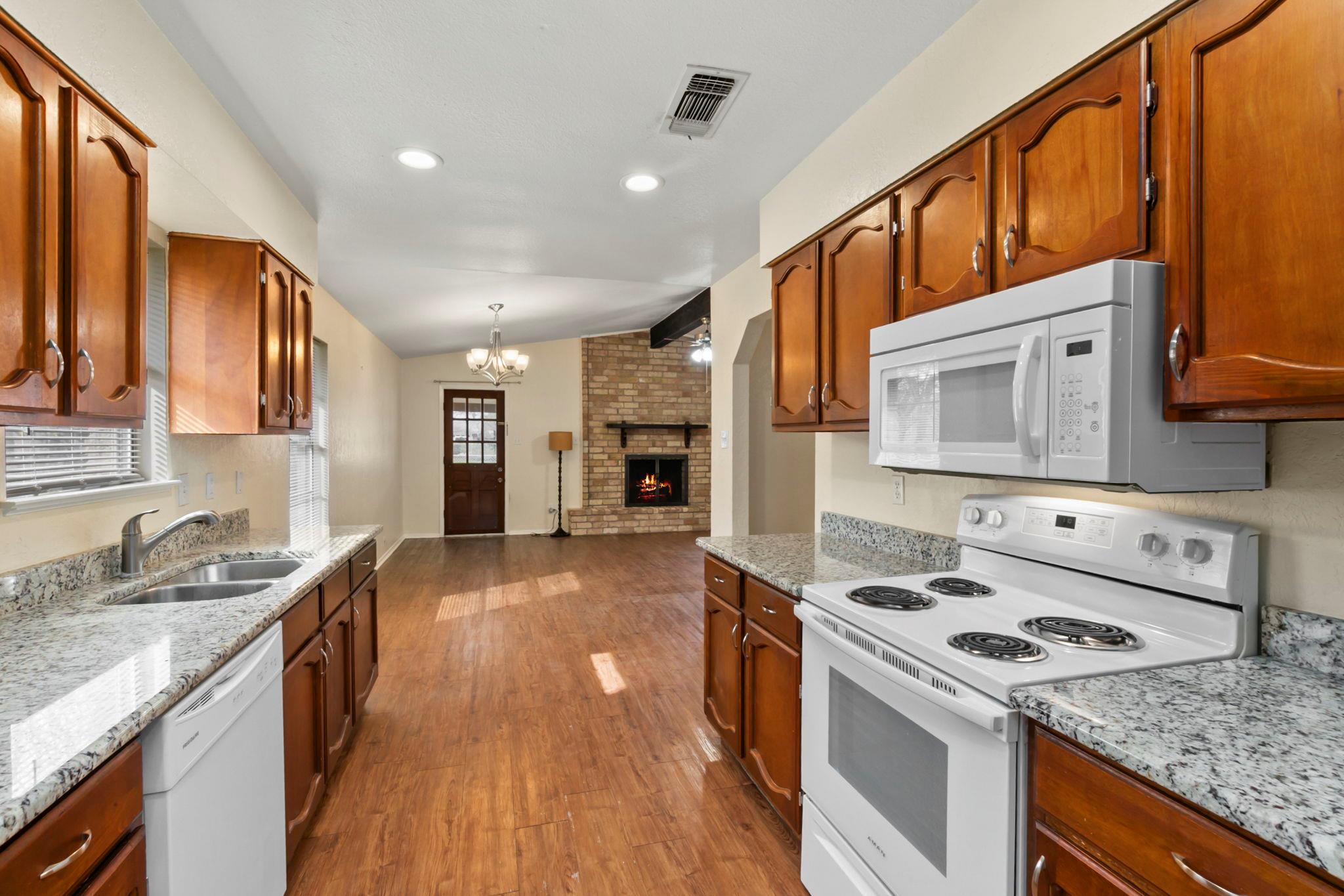 1329 Poppy Ln, New Braunfels, TX 78130