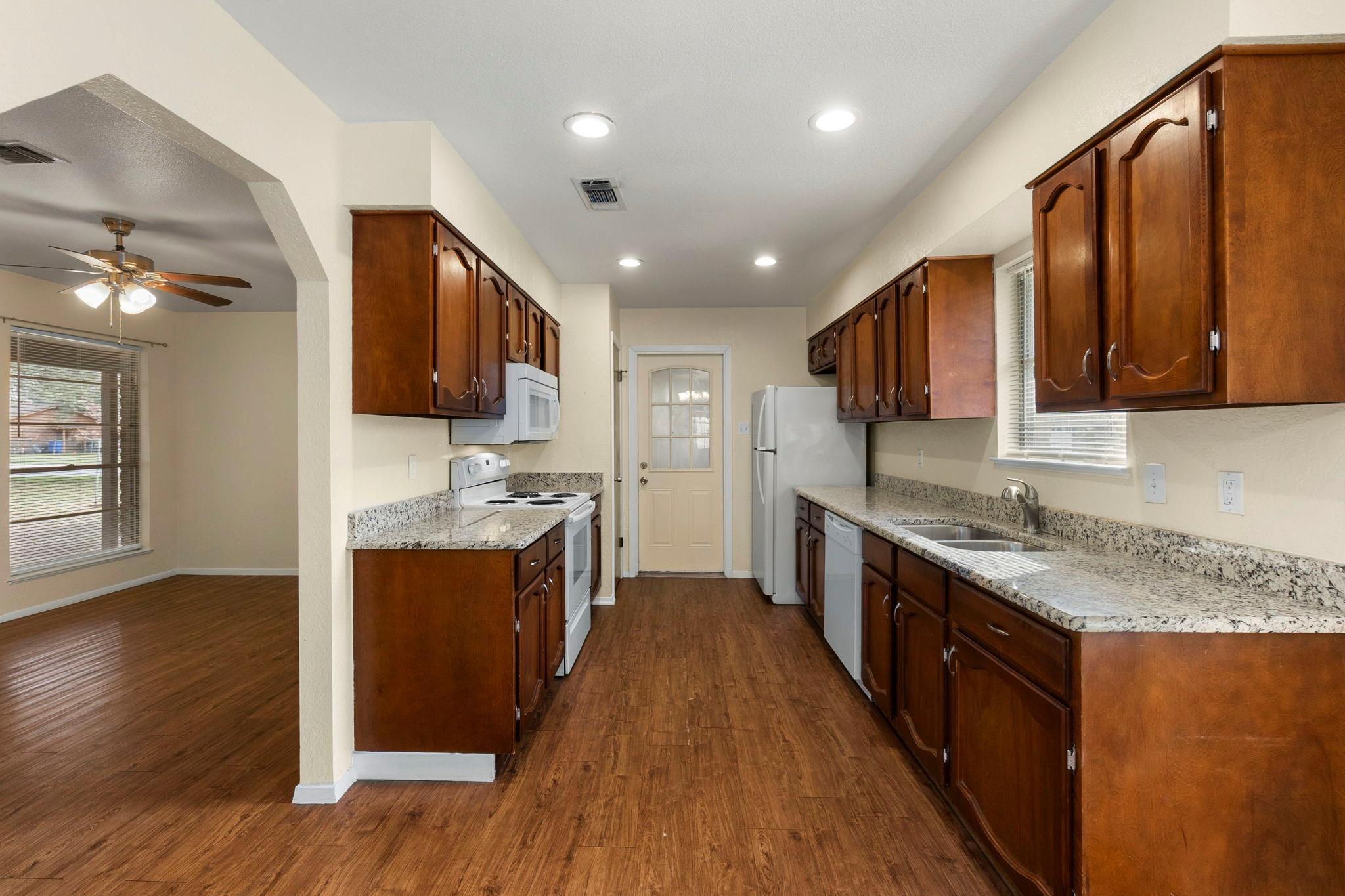 1329 Poppy Ln, New Braunfels, TX 78130