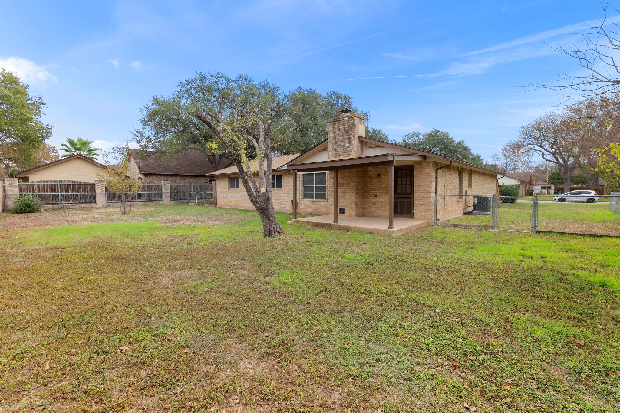 1329 Poppy Ln, New Braunfels, TX 78130