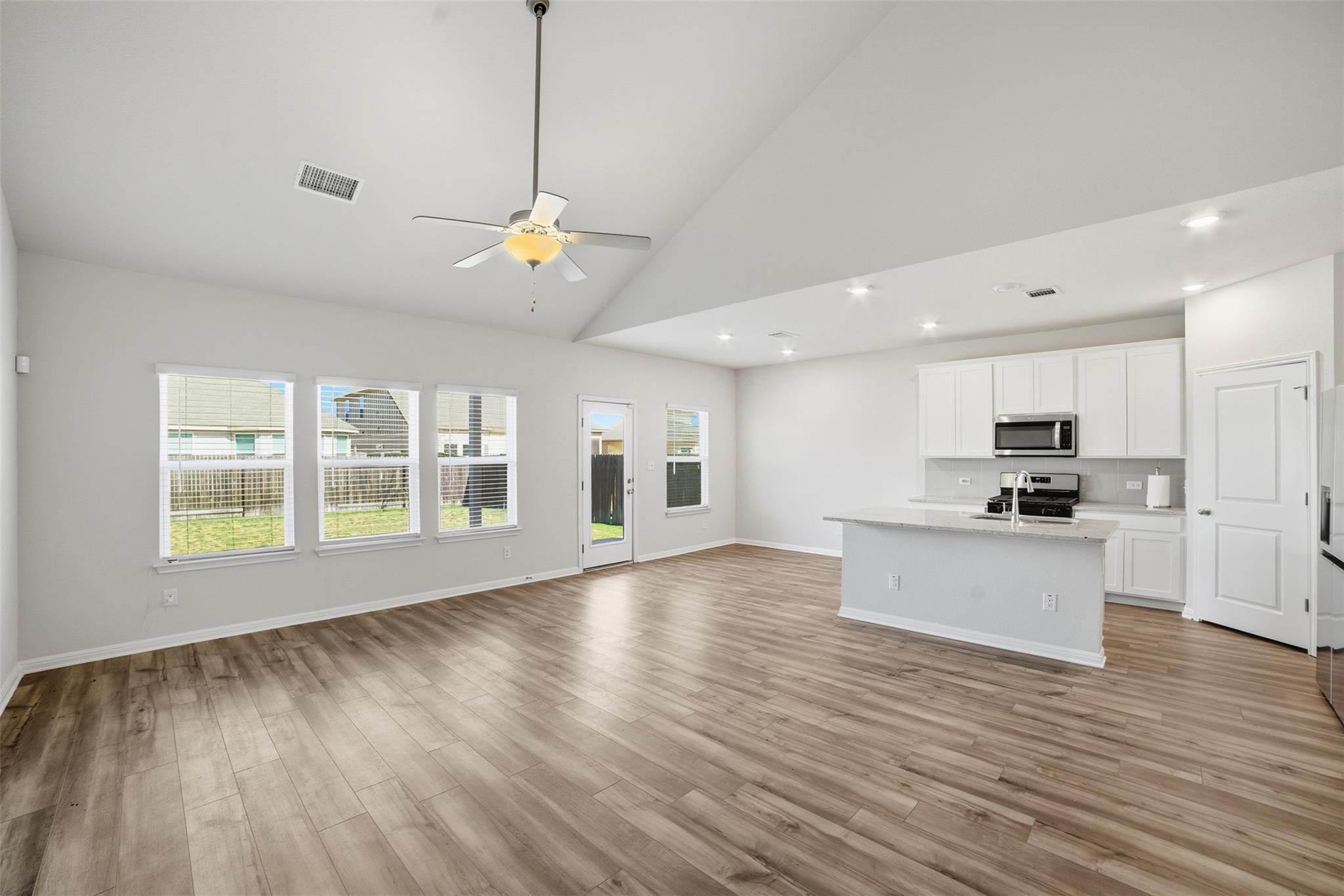 106 Osier Pass, Hutto, TX 78634