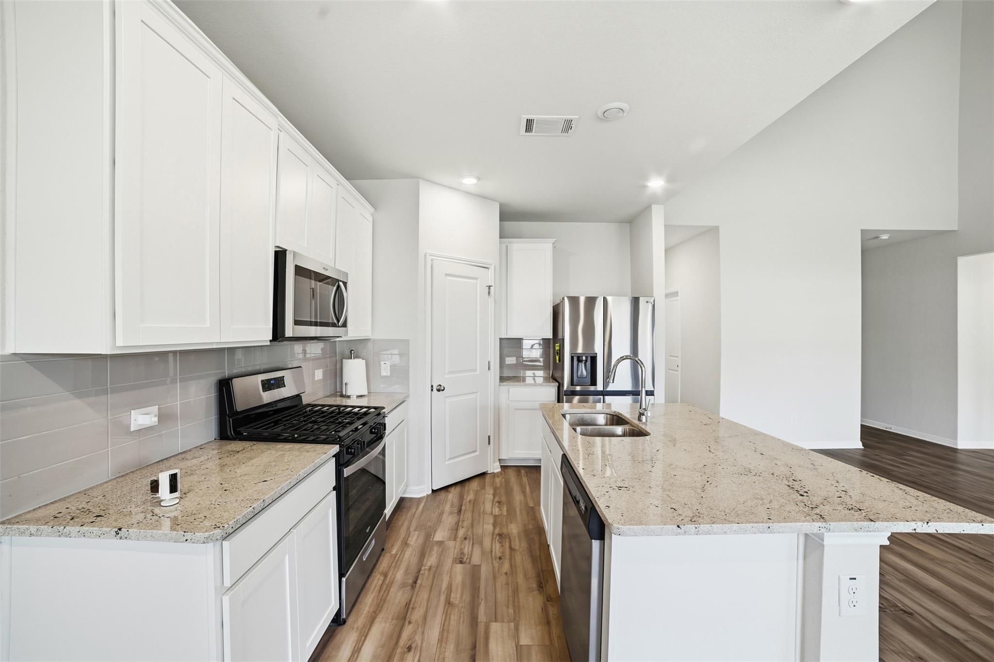 106 Osier Pass, Hutto, TX 78634