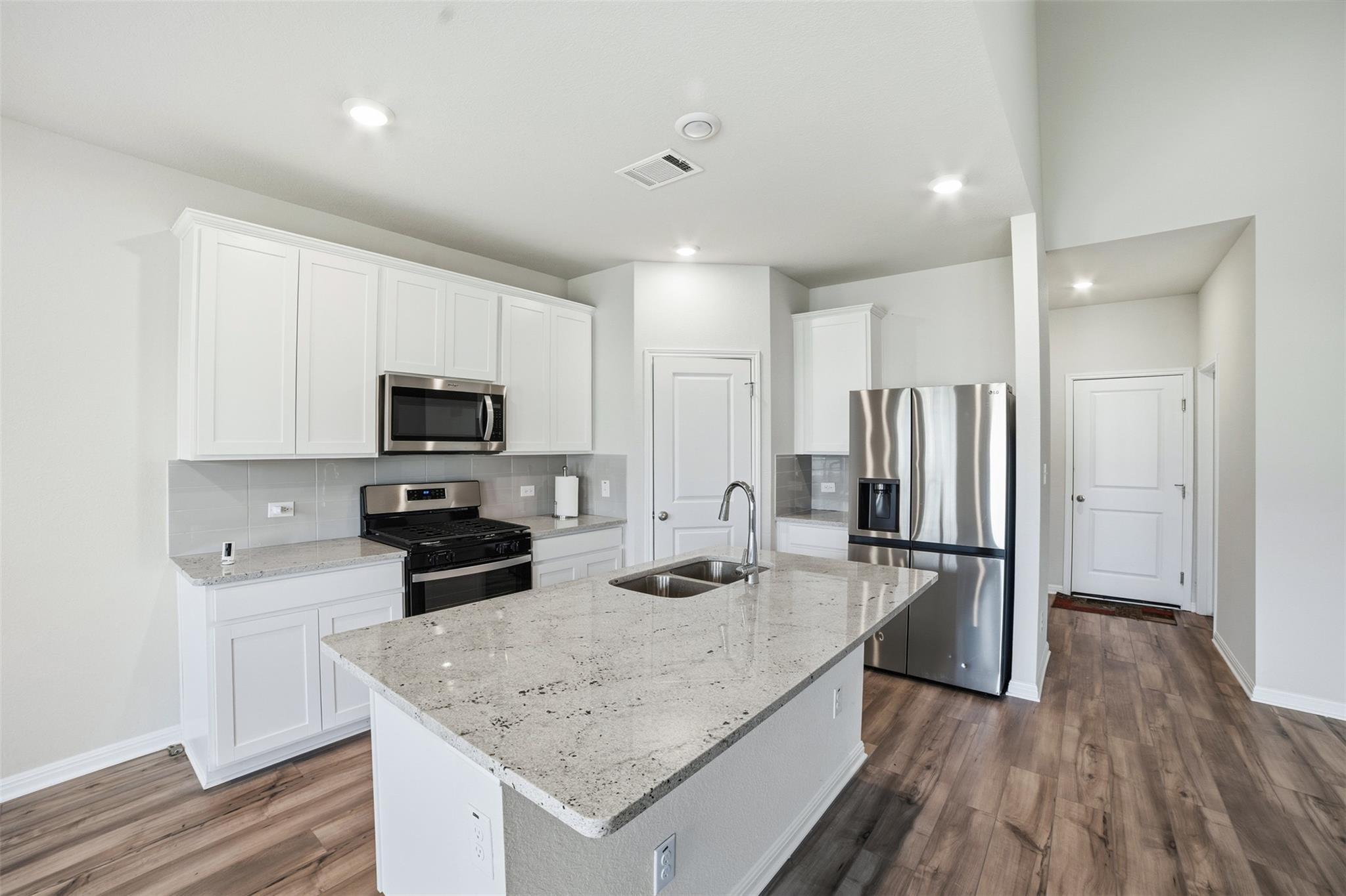 106 Osier Pass, Hutto, TX 78634