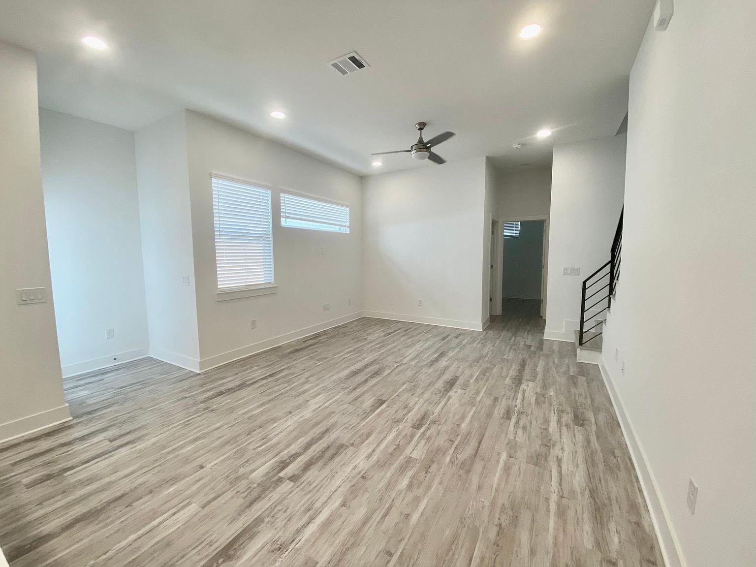 6809 Montana St # 2, Austin, TX 78741