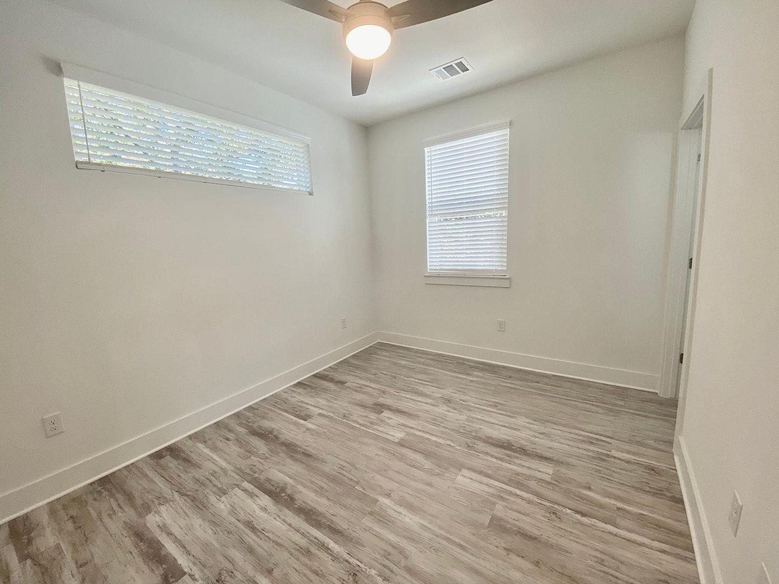 6809 Montana St # 2, Austin, TX 78741