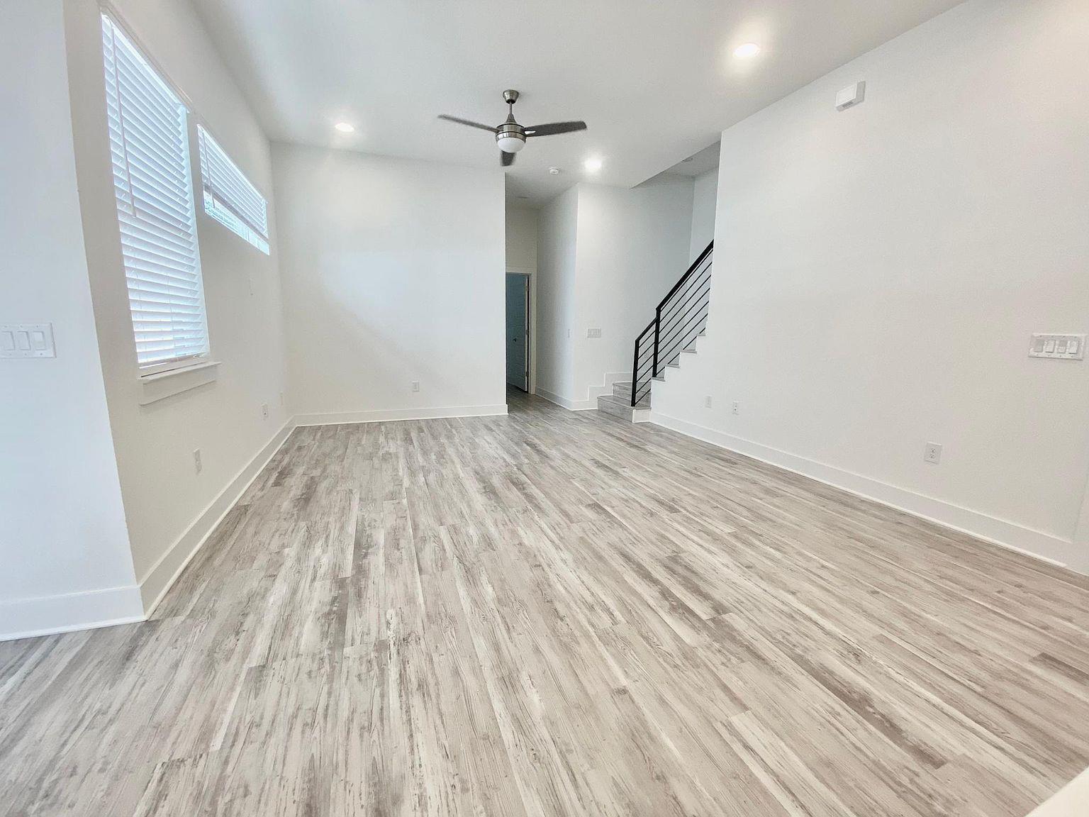 6809 Montana St # 2, Austin, TX 78741