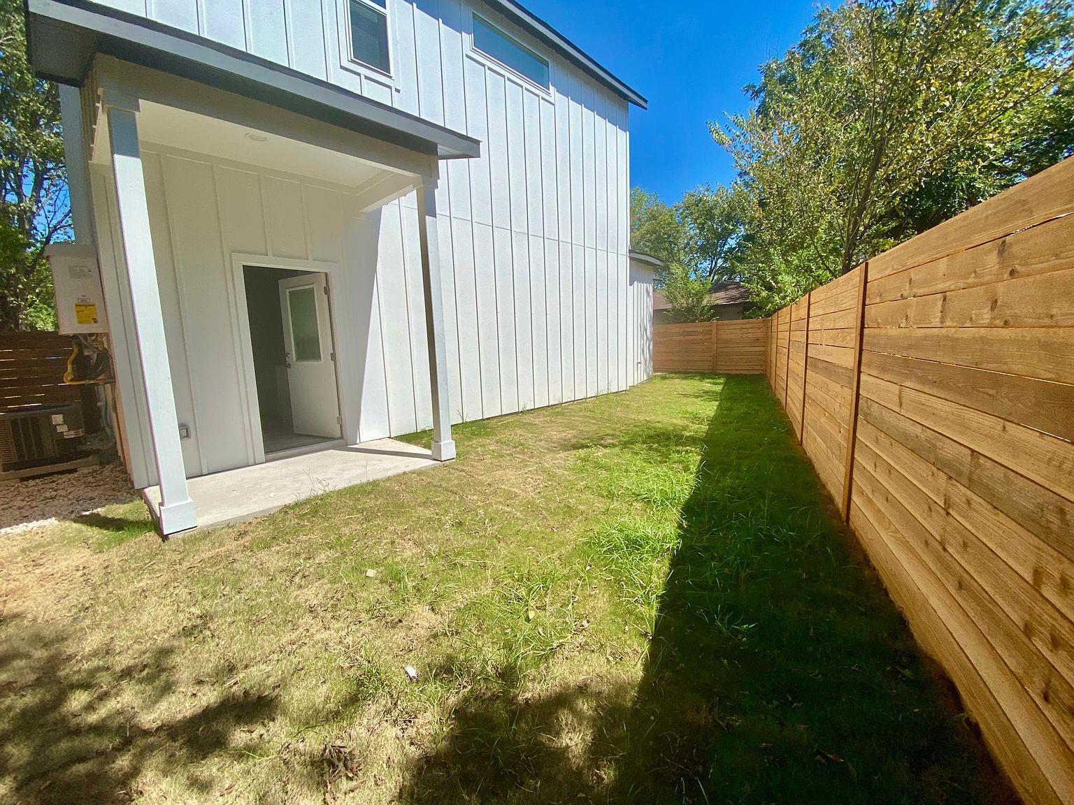 6809 Montana St # 2, Austin, TX 78741