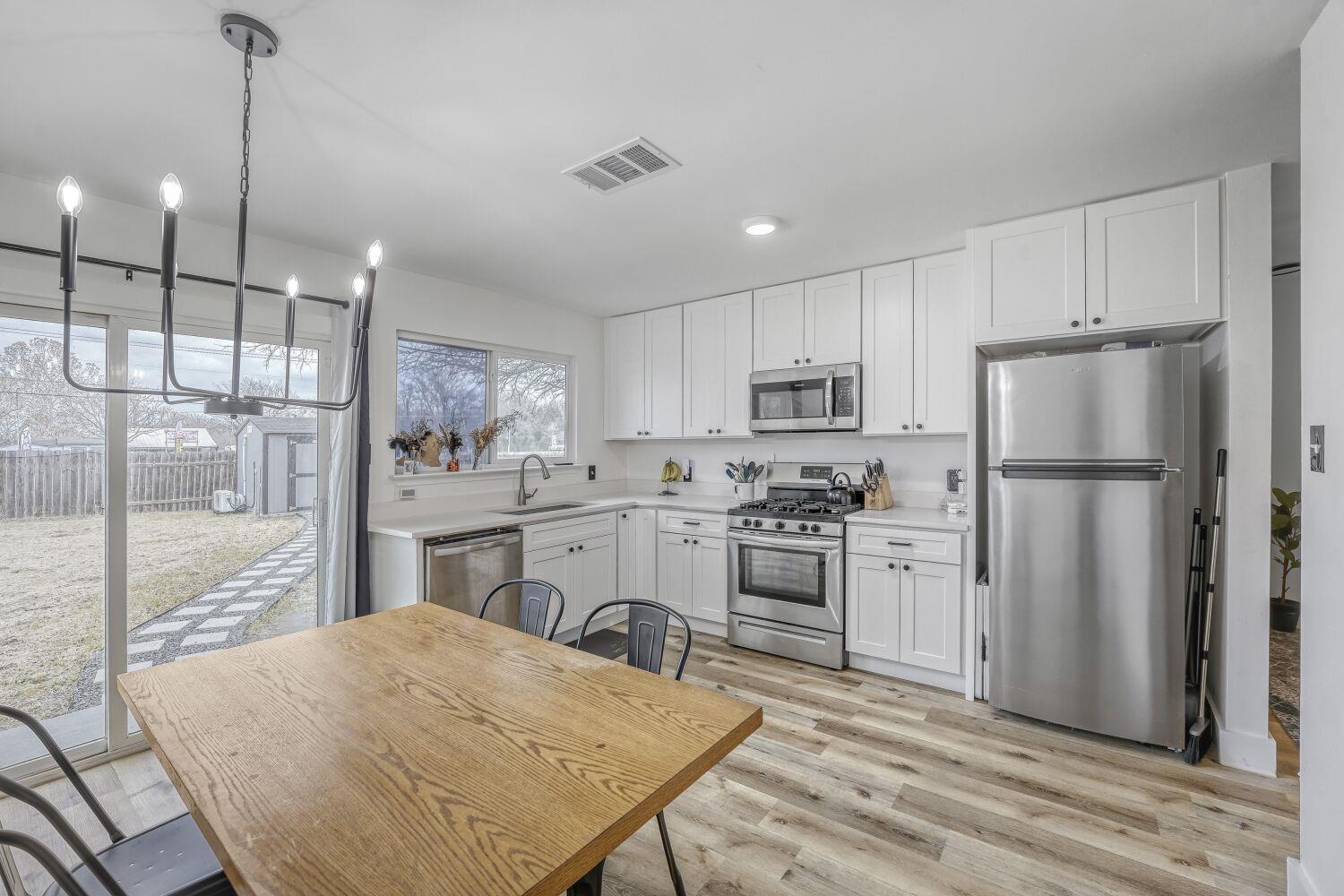 2508 Lakehurst Dr, Austin, TX 78744