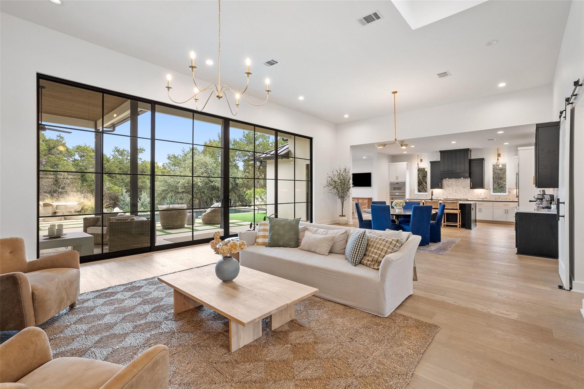 164 Arabian Ln, Driftwood, TX 78619